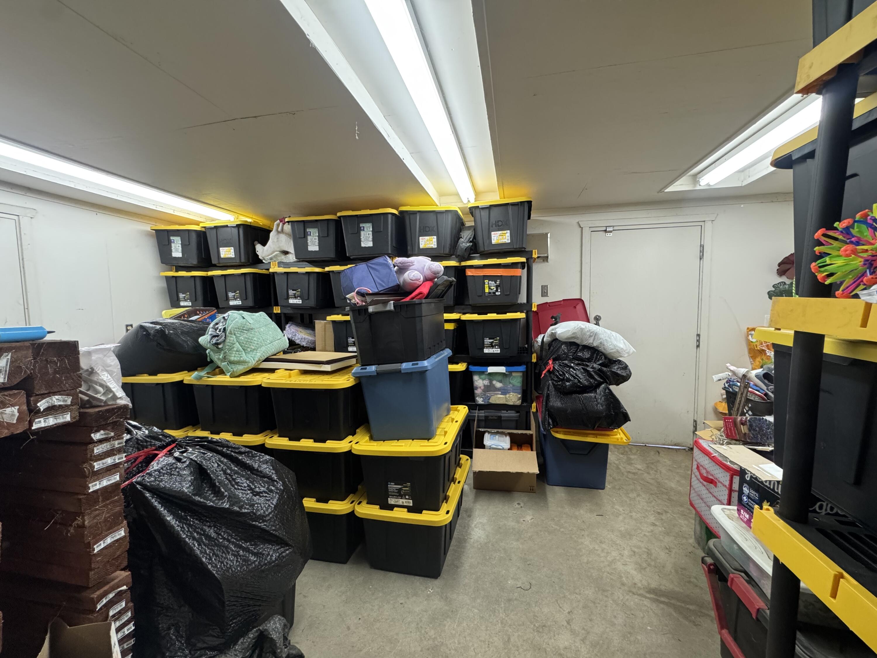 106 E Mountain View Ave, Porterville, CA 93257