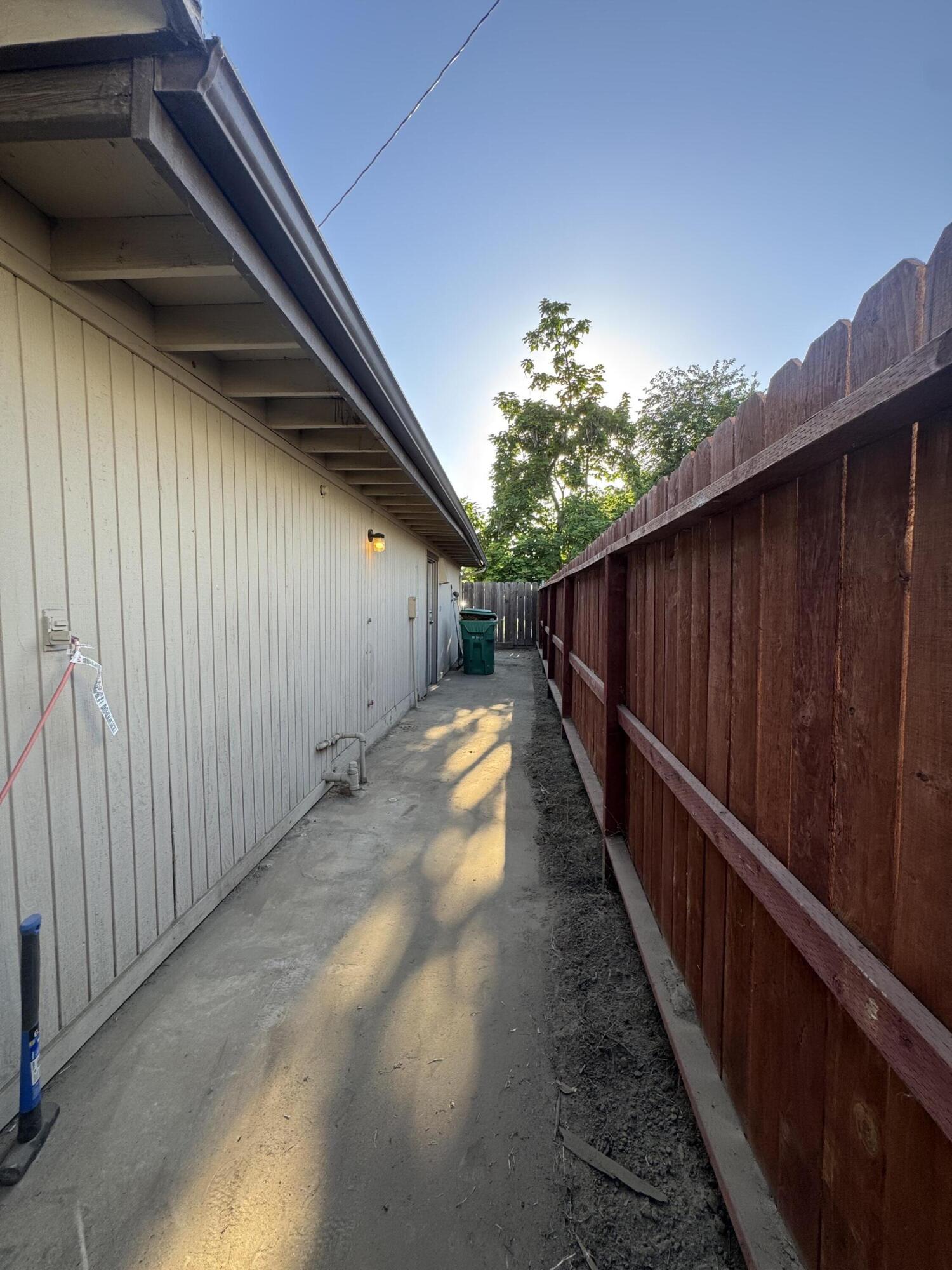 106 E Mountain View Ave, Porterville, CA 93257