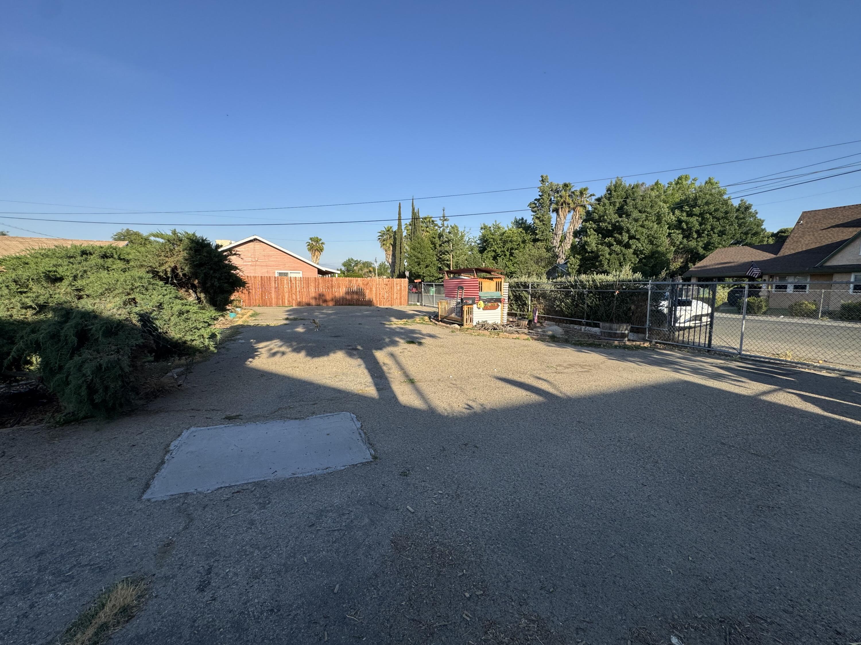106 E Mountain View Ave, Porterville, CA 93257
