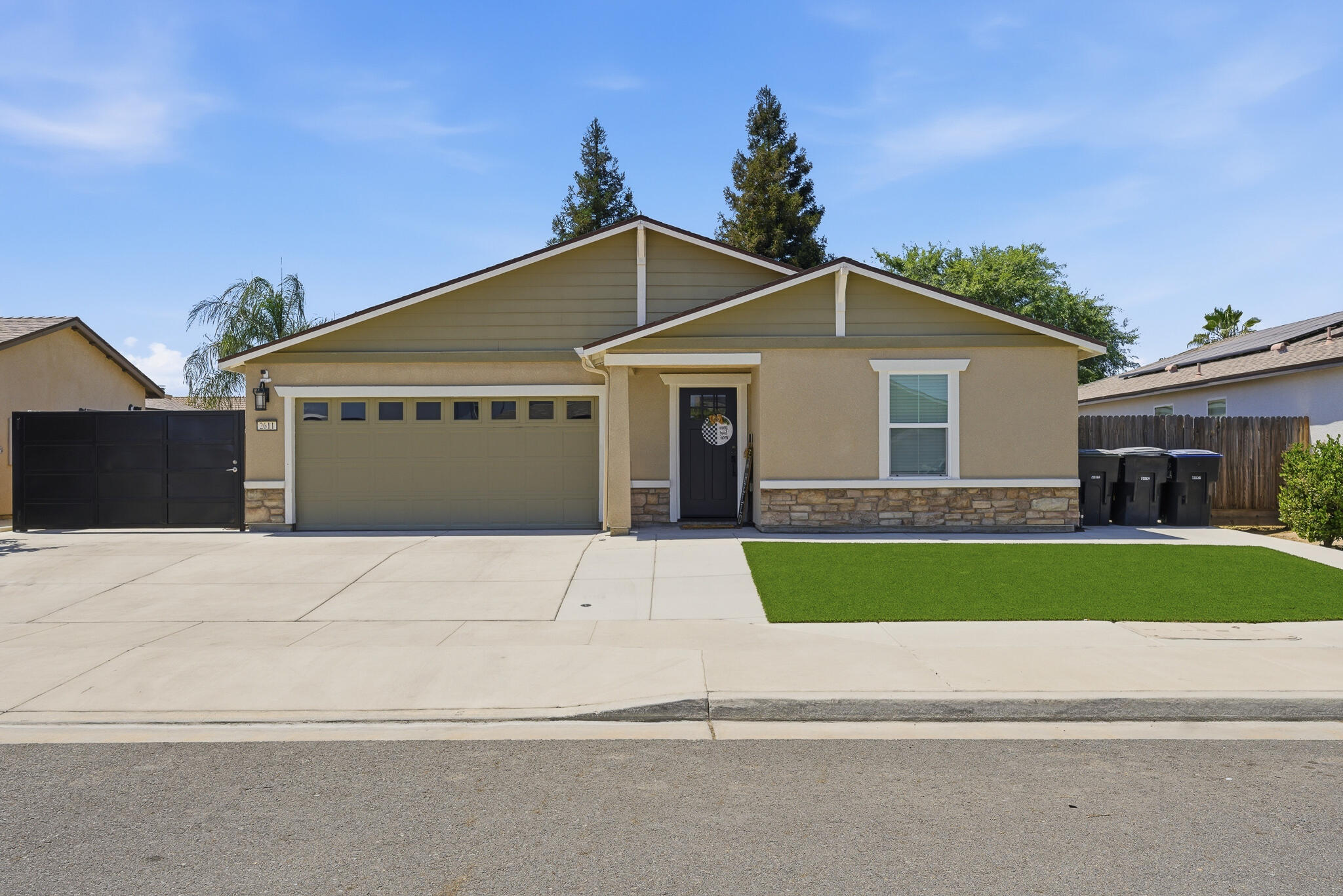 2611 S Spruce St, Visalia, CA 93292