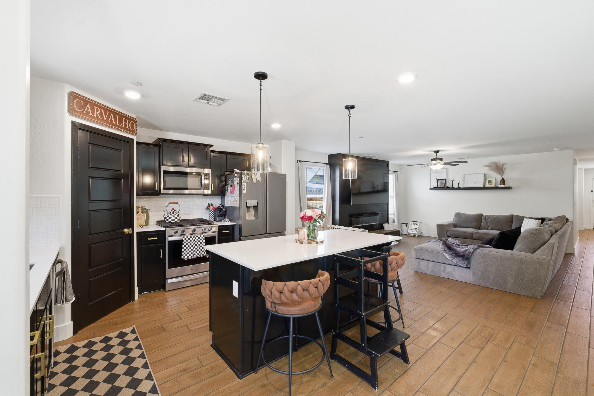2611 S Spruce St, Visalia, CA 93292