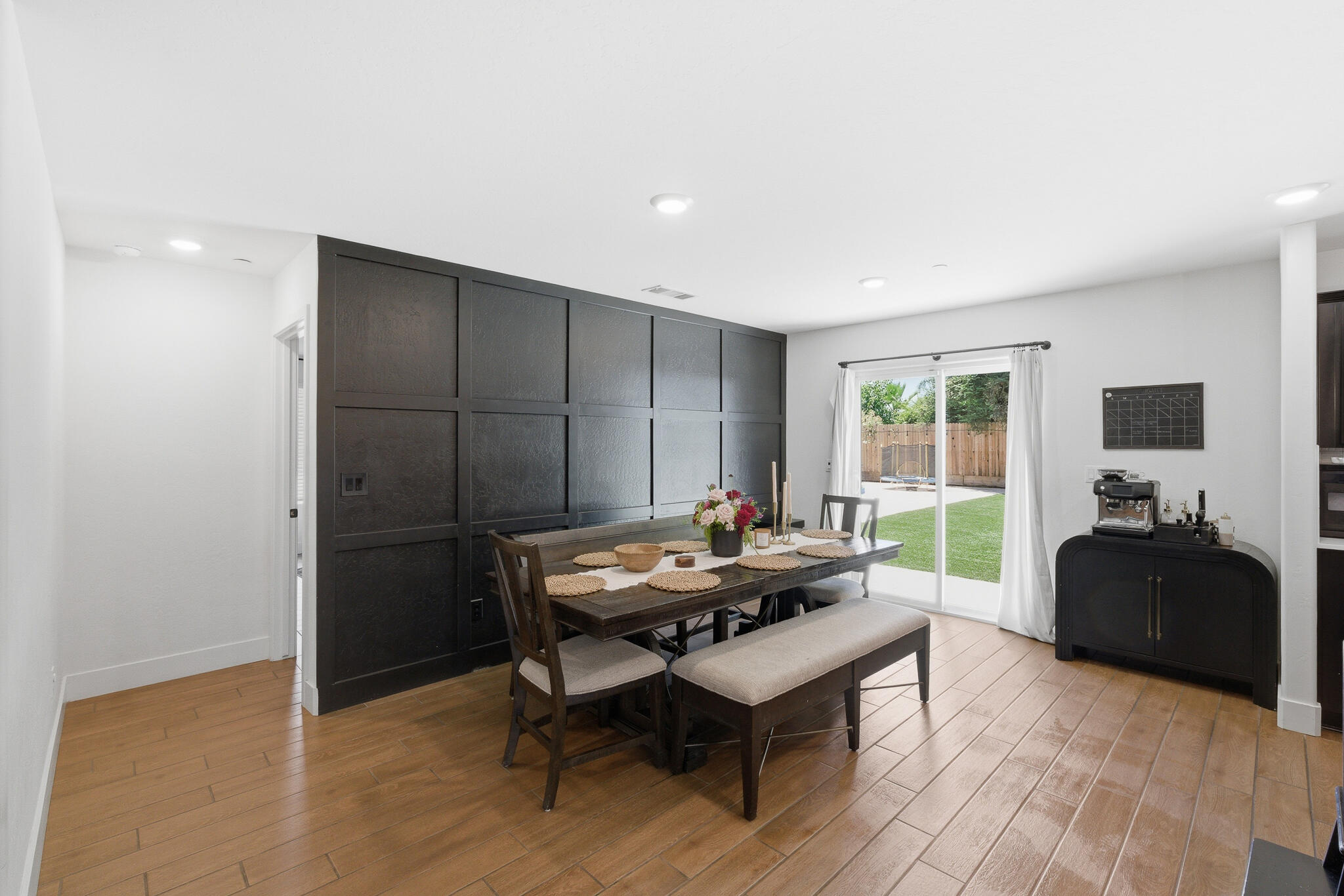 2611 S Spruce St, Visalia, CA 93292