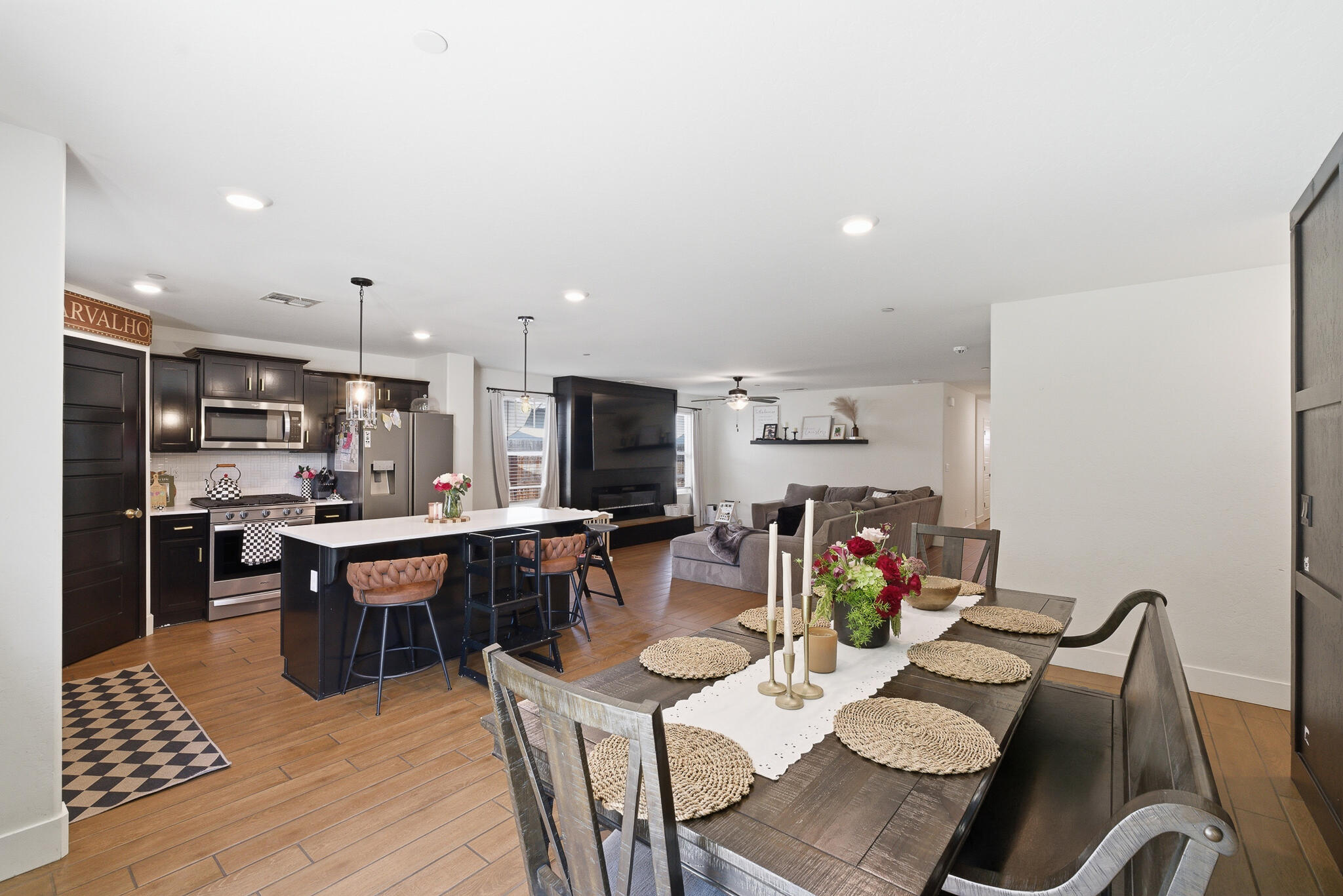2611 S Spruce St, Visalia, CA 93292