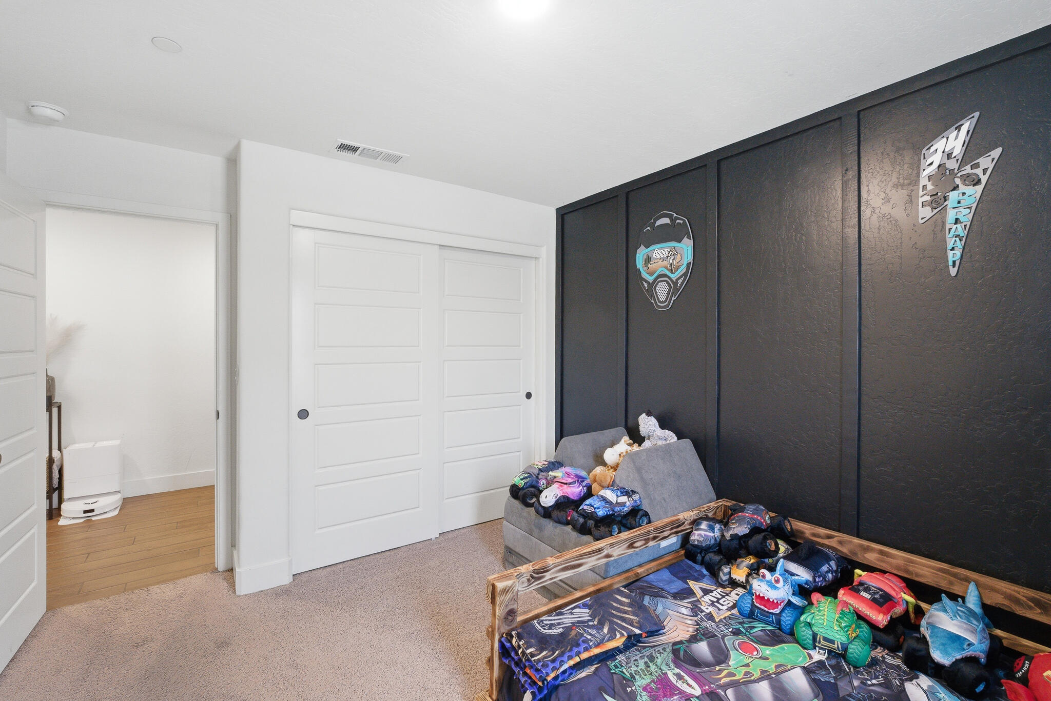 2611 S Spruce St, Visalia, CA 93292