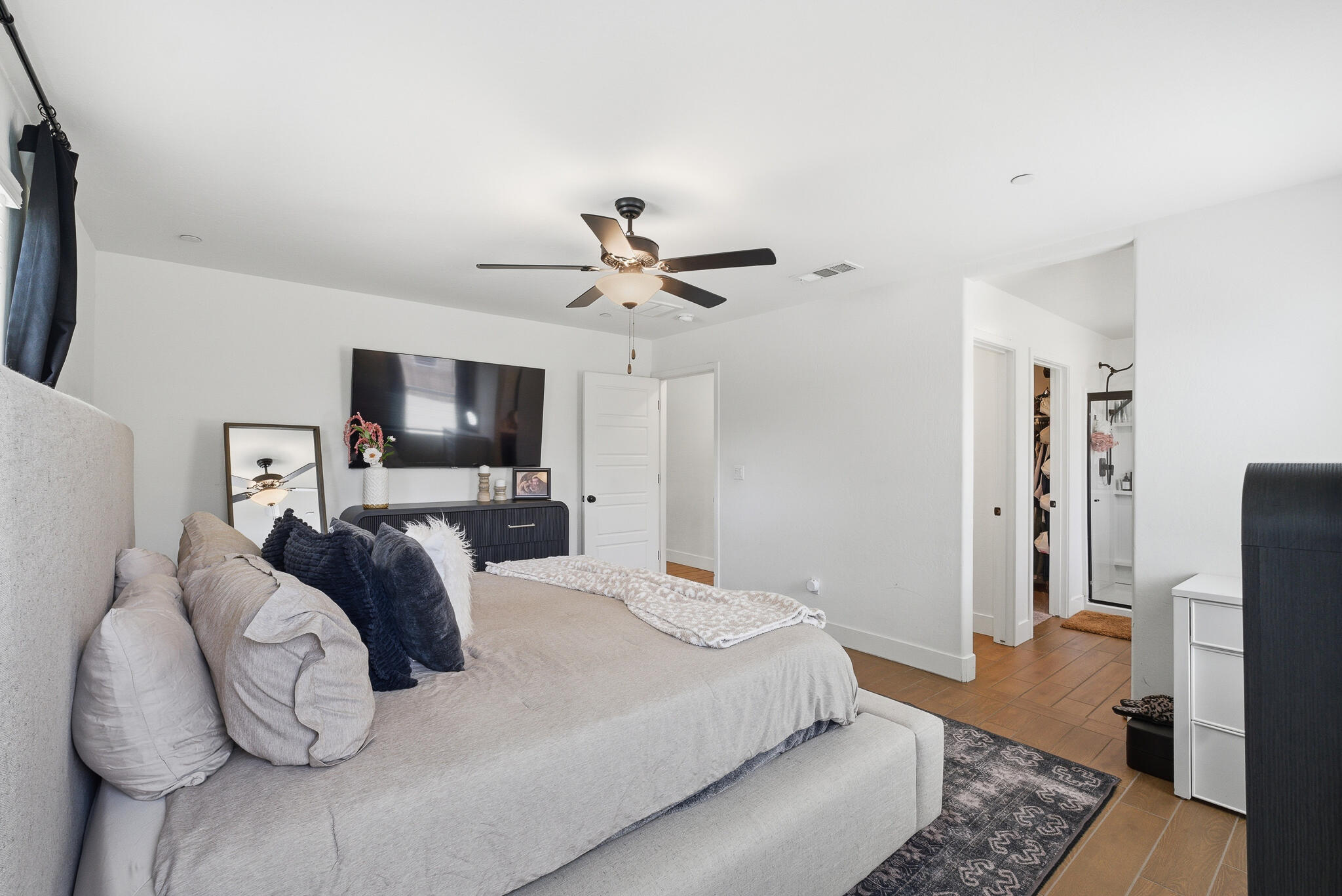 2611 S Spruce St, Visalia, CA 93292