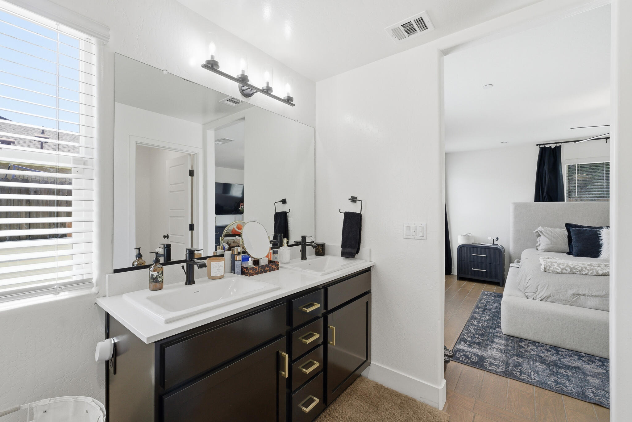 2611 S Spruce St, Visalia, CA 93292