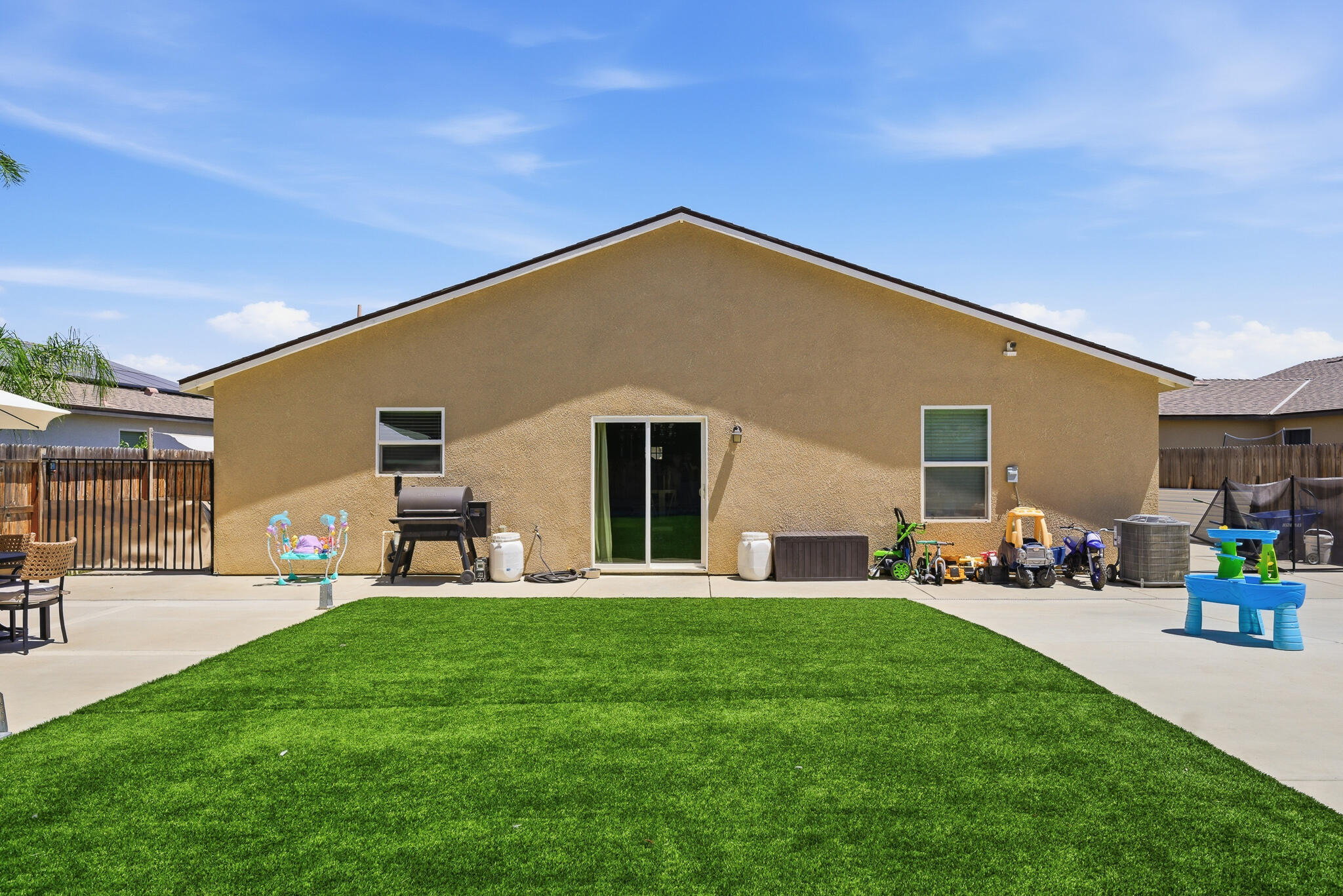 2611 S Spruce St, Visalia, CA 93292