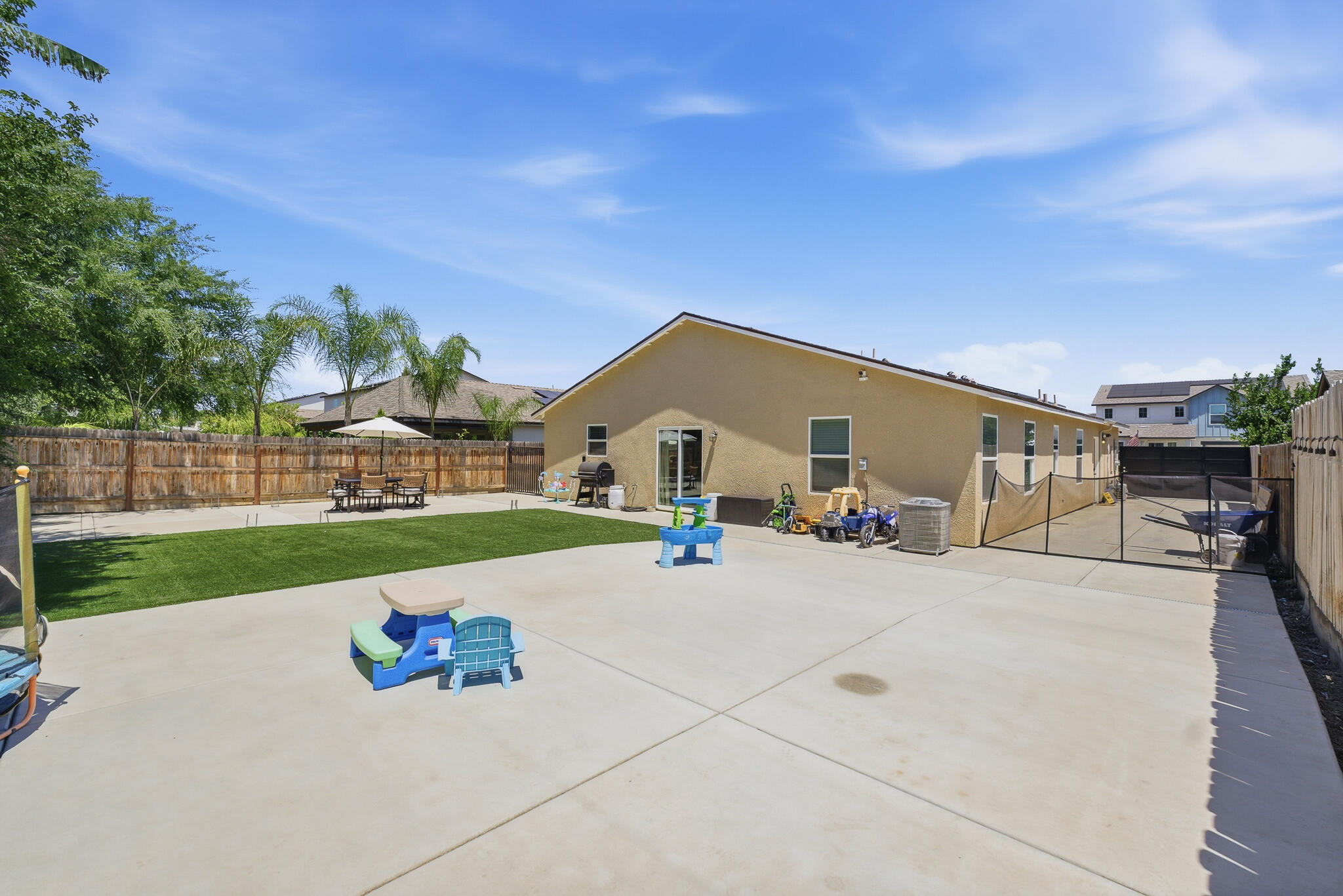 2611 S Spruce St, Visalia, CA 93292