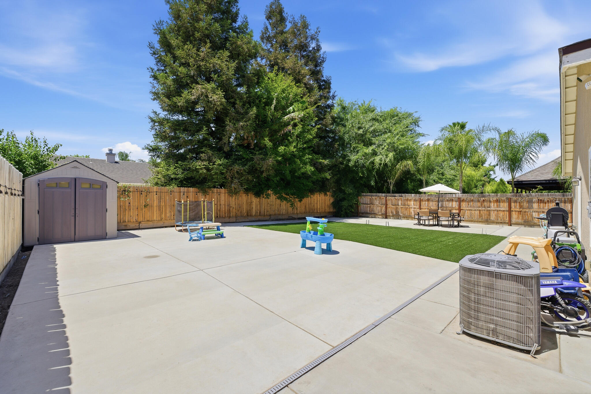2611 S Spruce St, Visalia, CA 93292