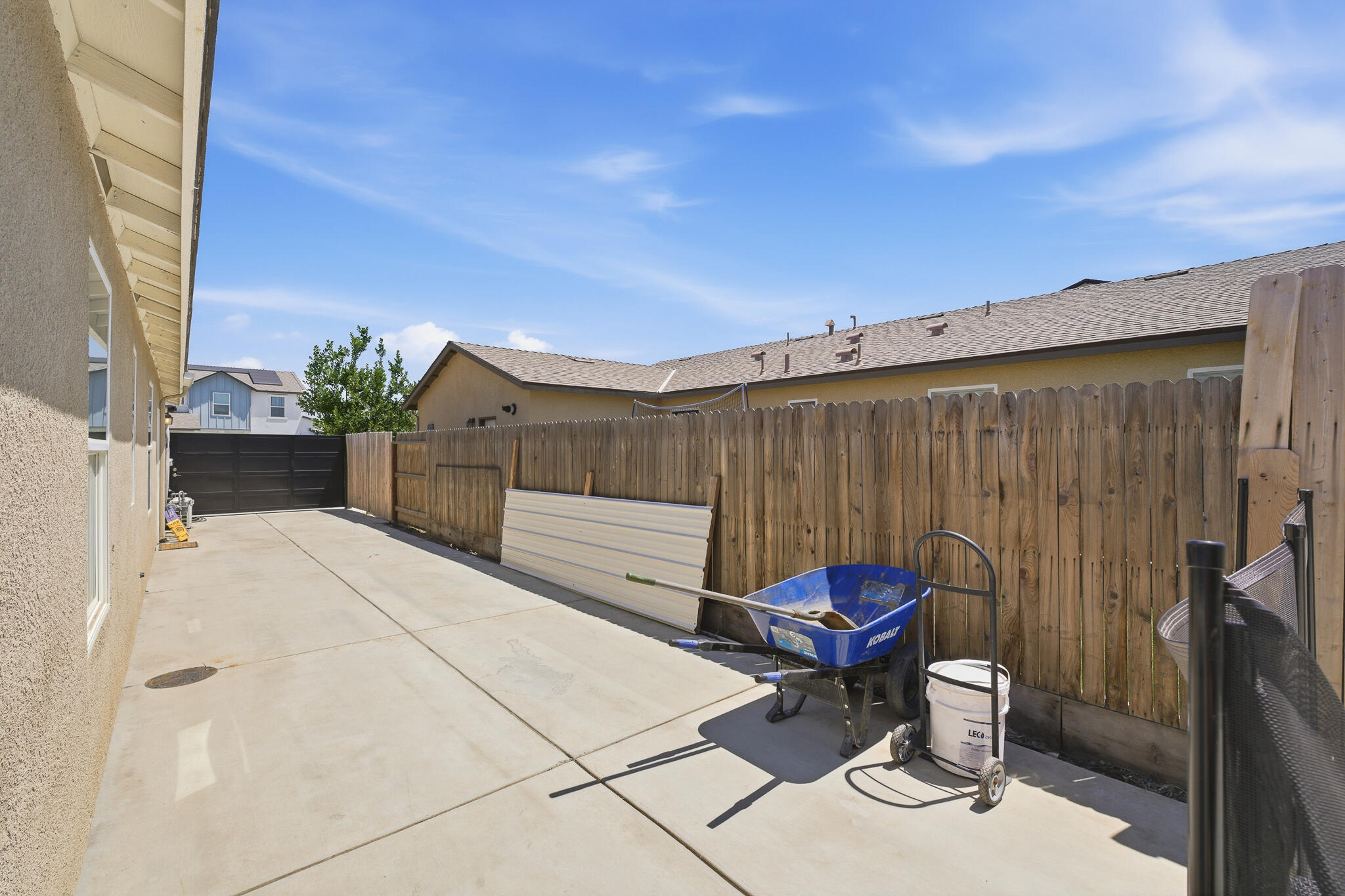 2611 S Spruce St, Visalia, CA 93292