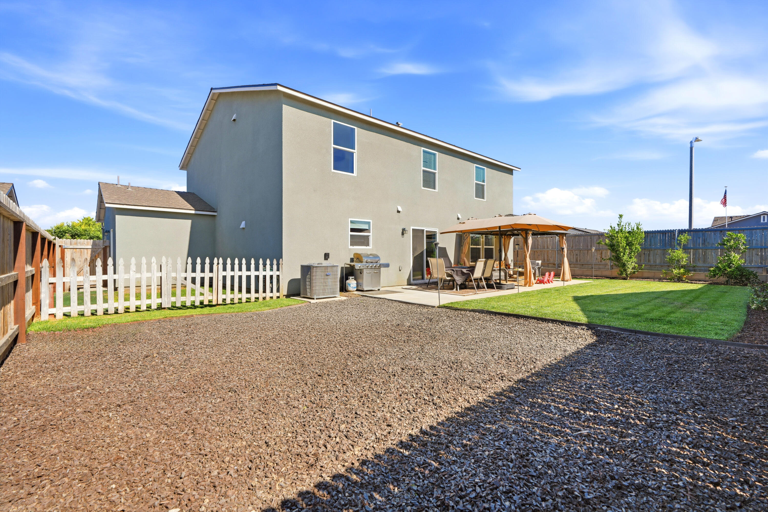 401 River St, Tulare, CA 93274