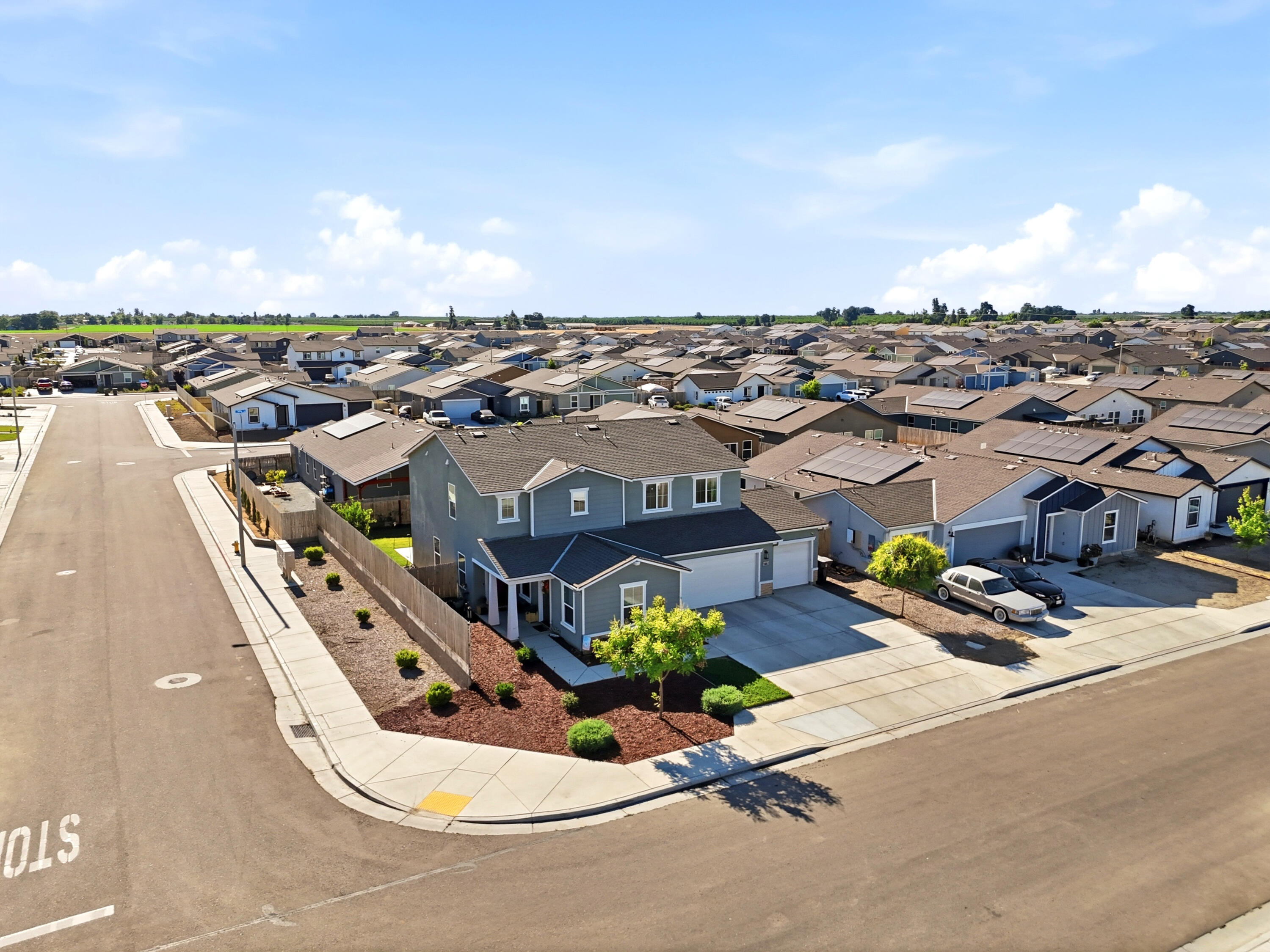 401 River St, Tulare, CA 93274