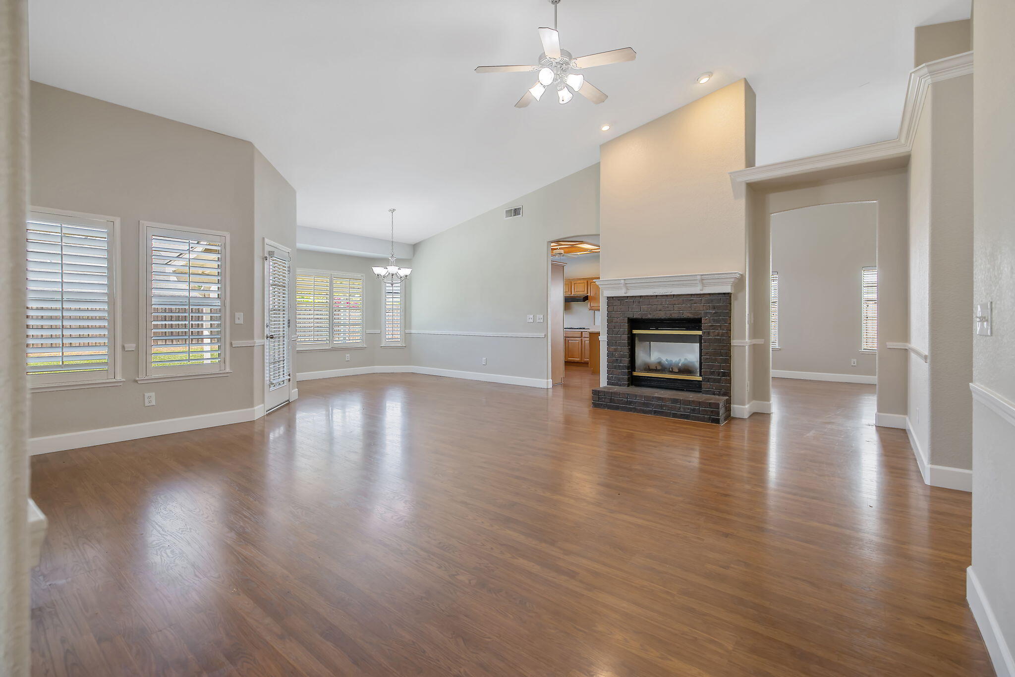5048 W Wren Ave, Visalia, CA 93291