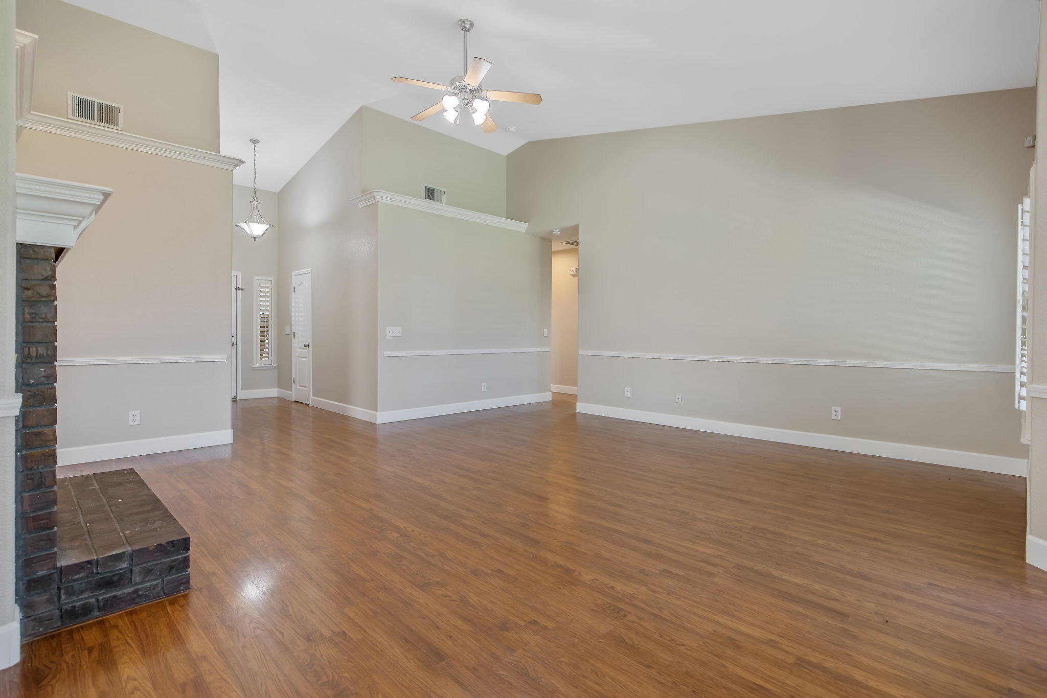 5048 W Wren Ave, Visalia, CA 93291