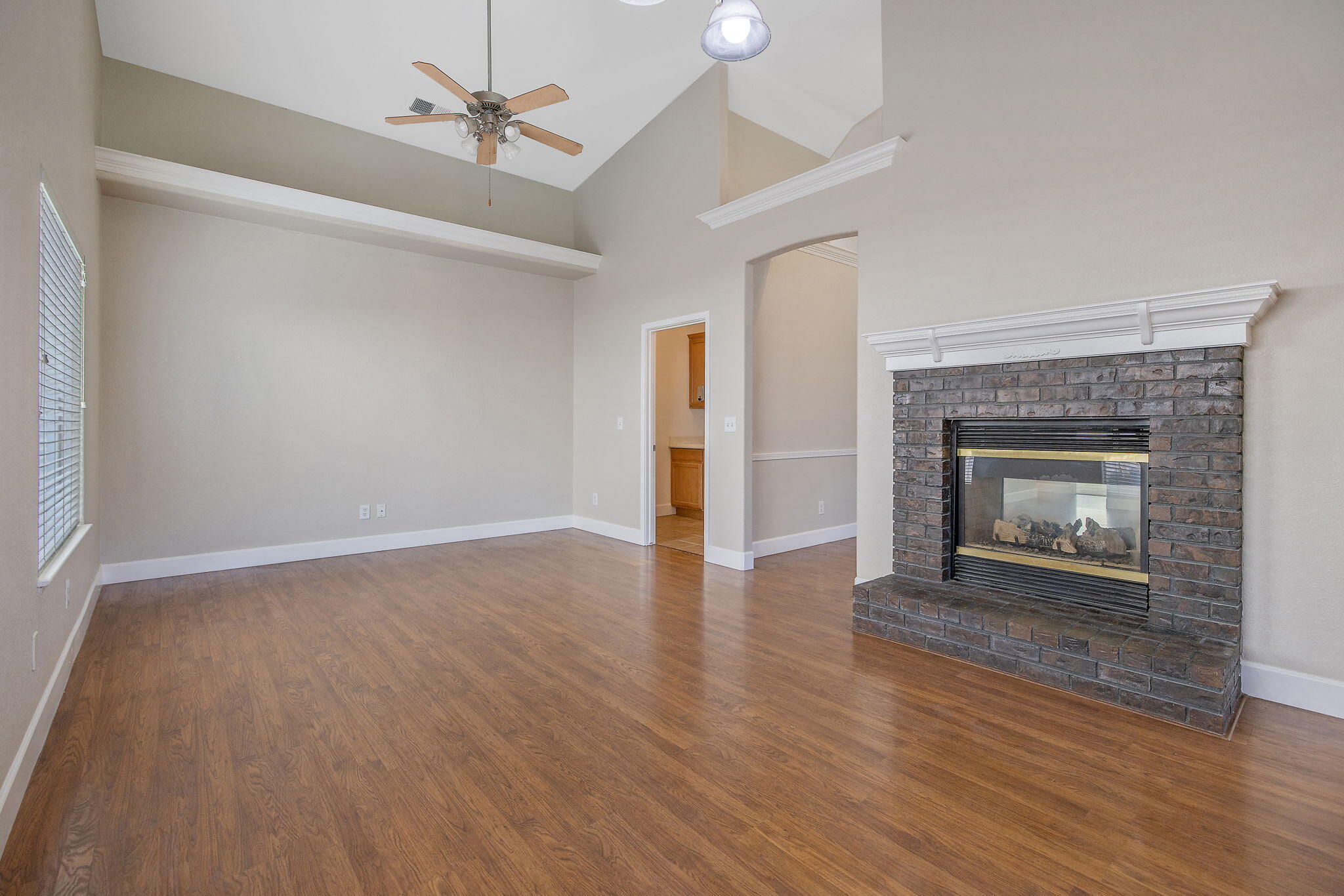 5048 W Wren Ave, Visalia, CA 93291