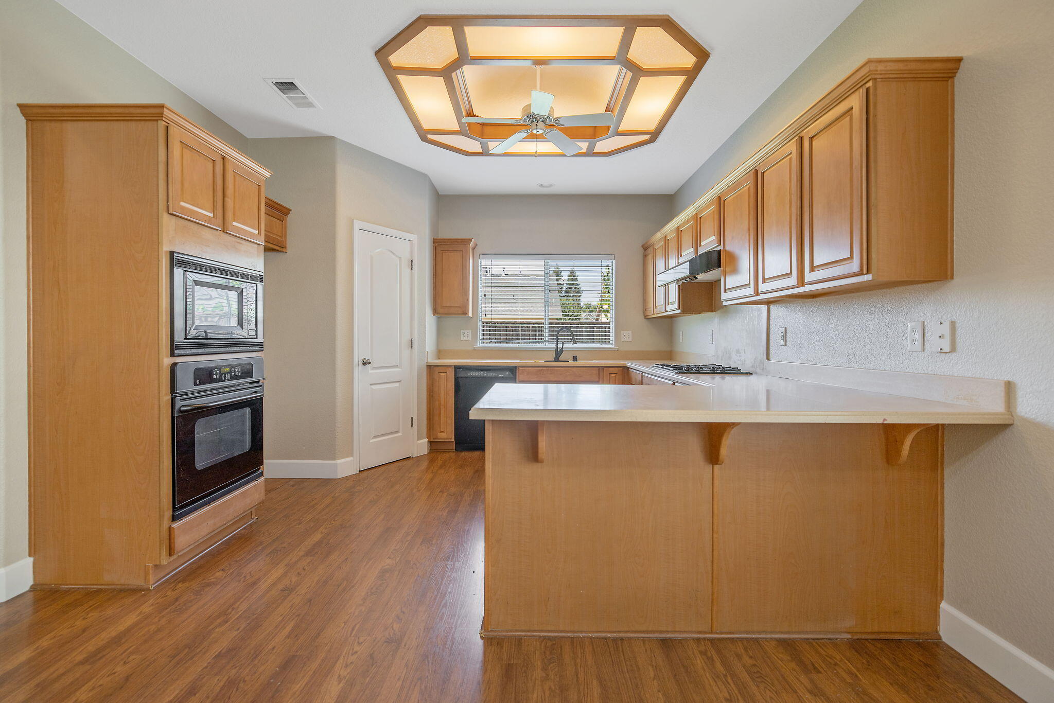 5048 W Wren Ave, Visalia, CA 93291