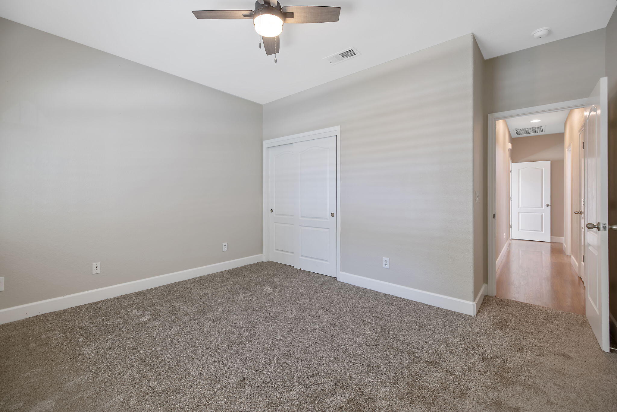 5048 W Wren Ave, Visalia, CA 93291