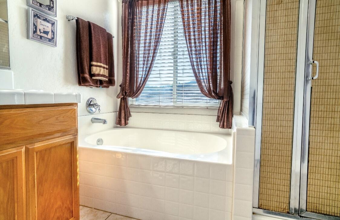 2954 W Delta Ave, Visalia, CA 93291