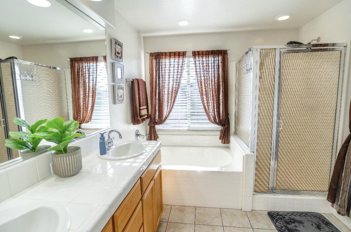 2954 W Delta Ave, Visalia, CA 93291