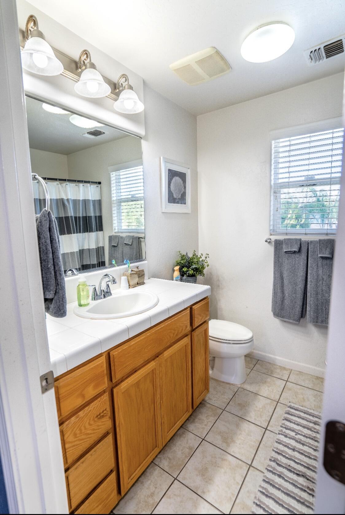 2954 W Delta Ave, Visalia, CA 93291