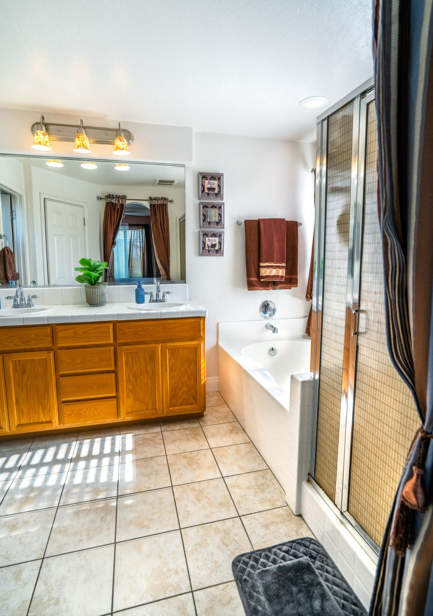 2954 W Delta Ave, Visalia, CA 93291