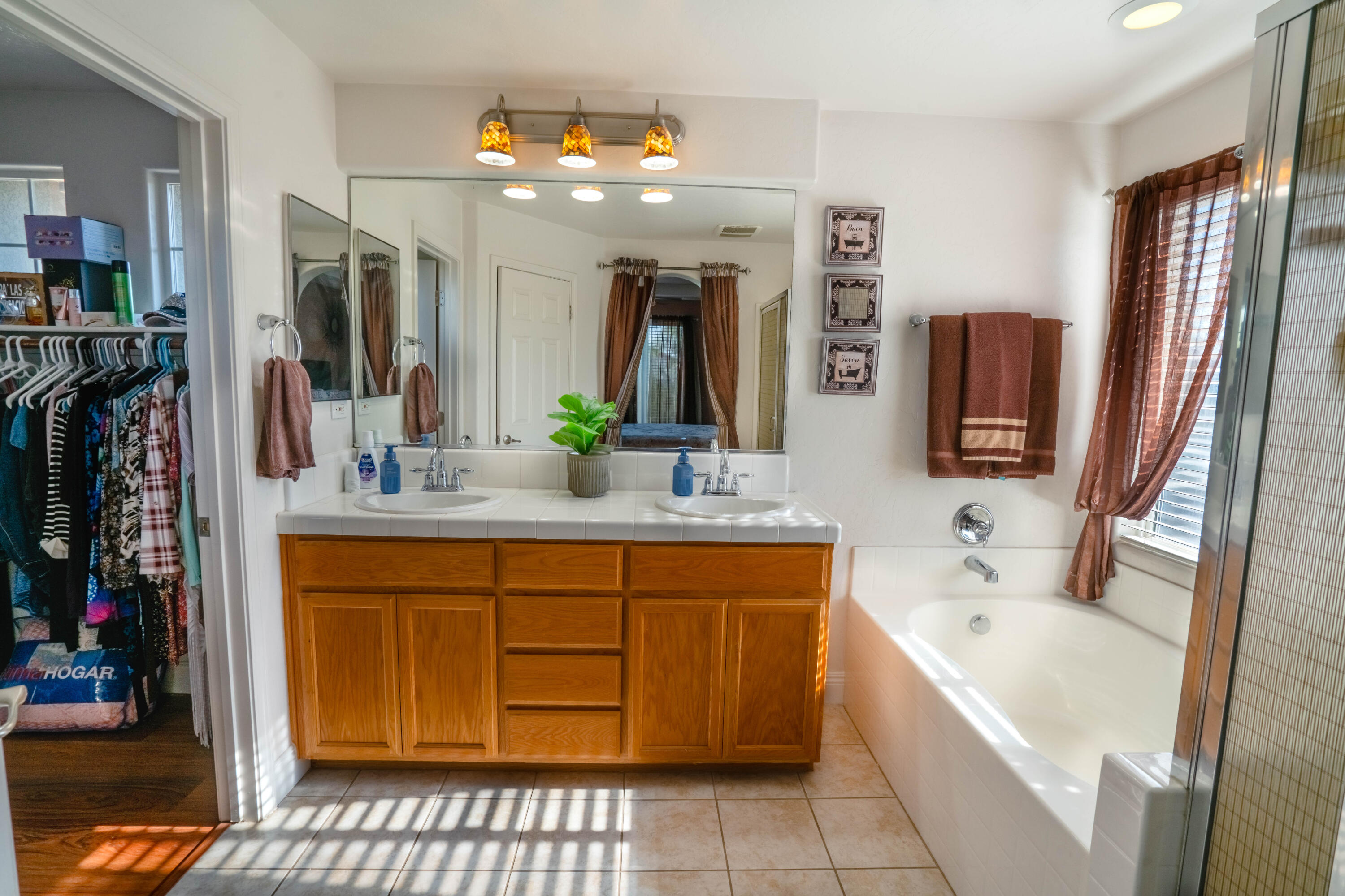 2954 W Delta Ave, Visalia, CA 93291
