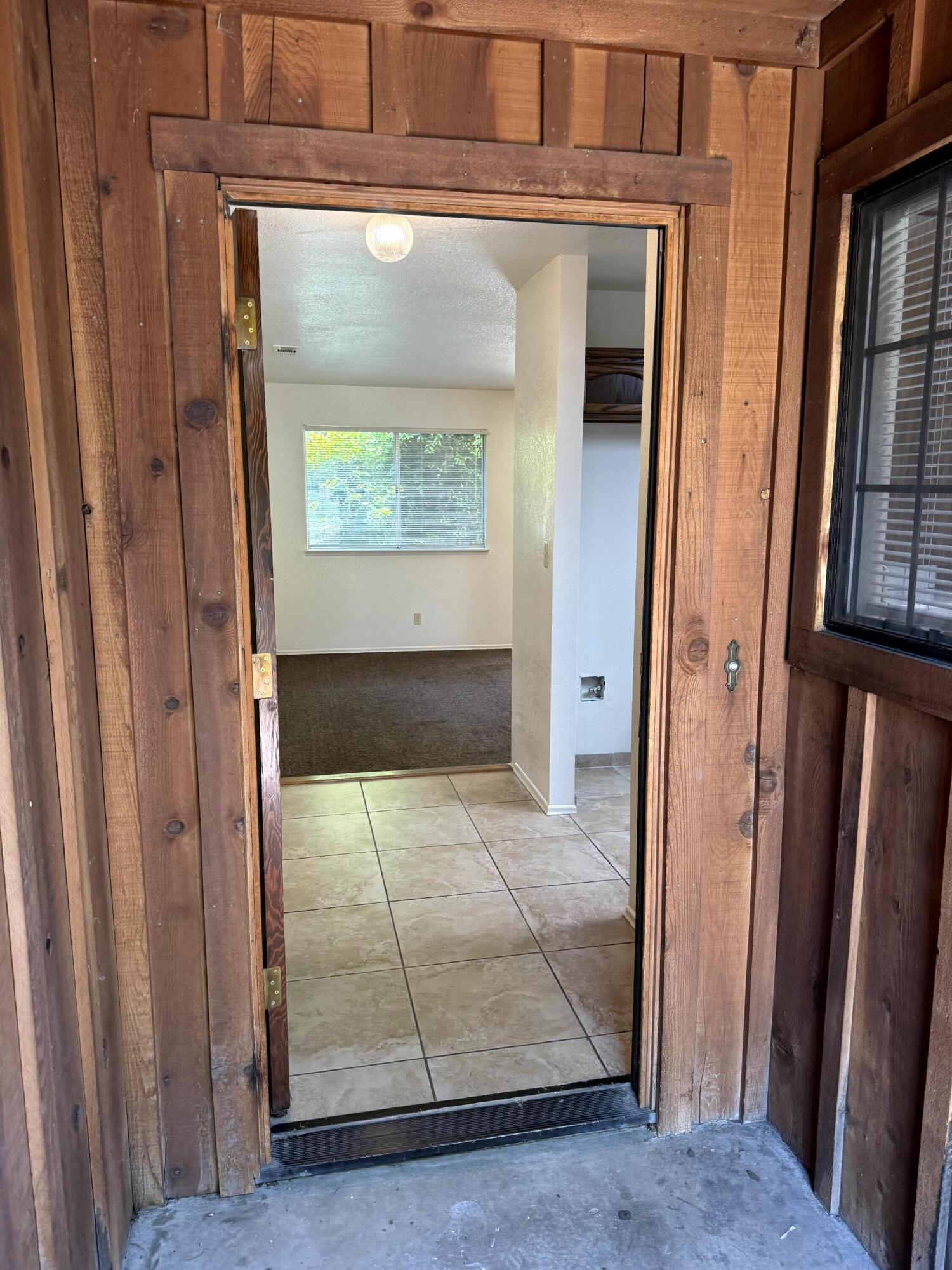 1765 E Sandalwood Ave, Tulare, CA 93274