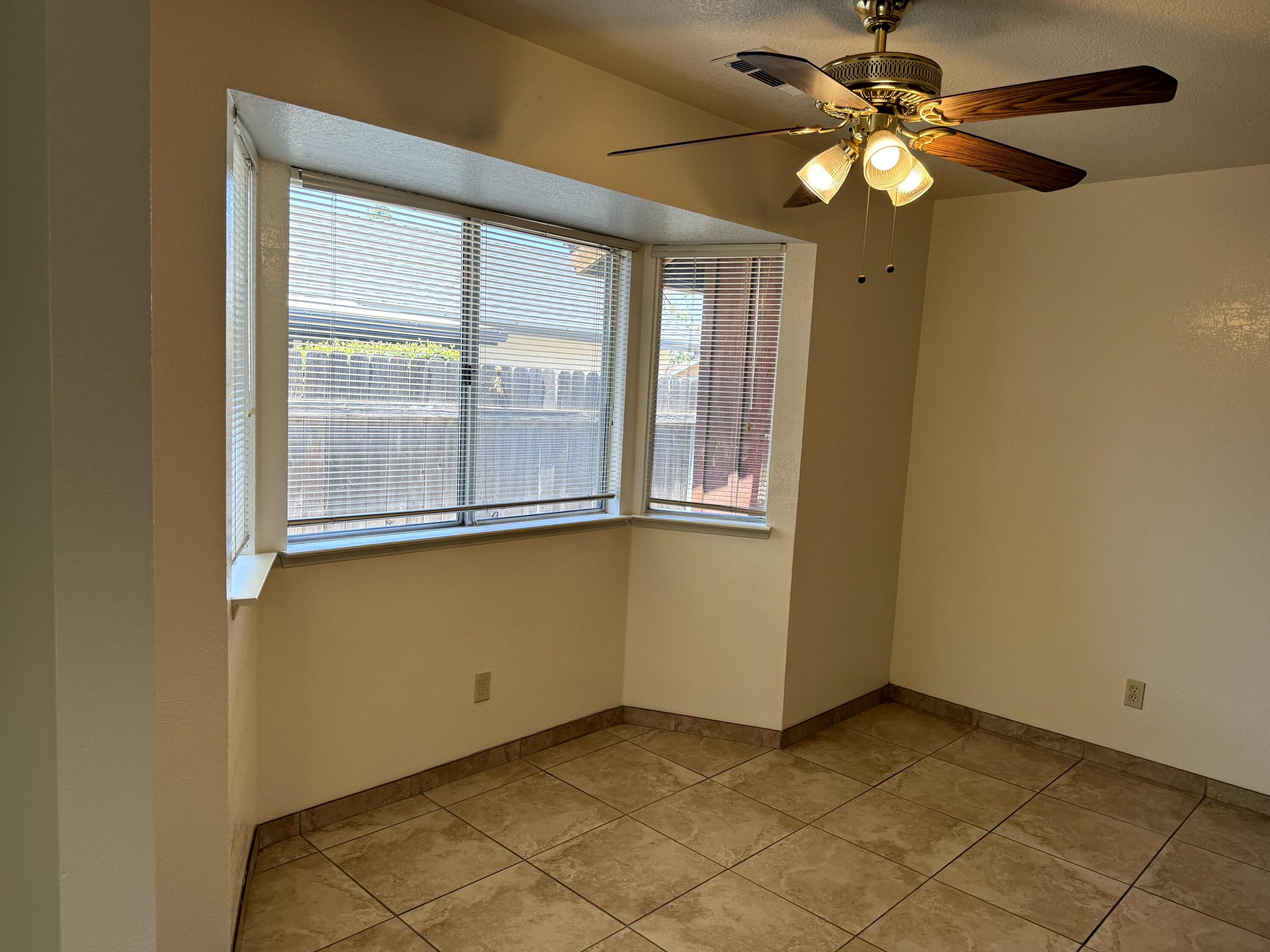 1765 E Sandalwood Ave, Tulare, CA 93274