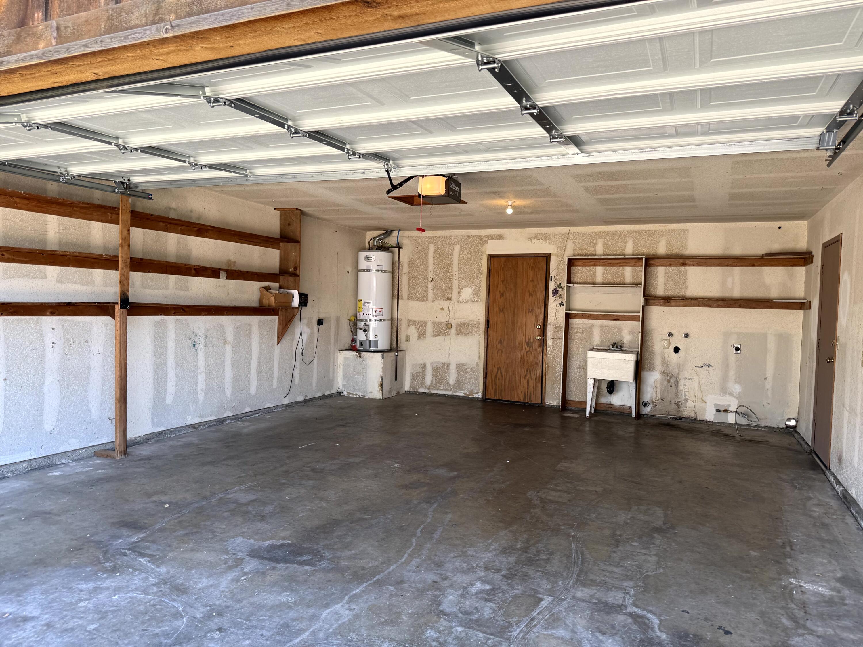 1765 E Sandalwood Ave, Tulare, CA 93274