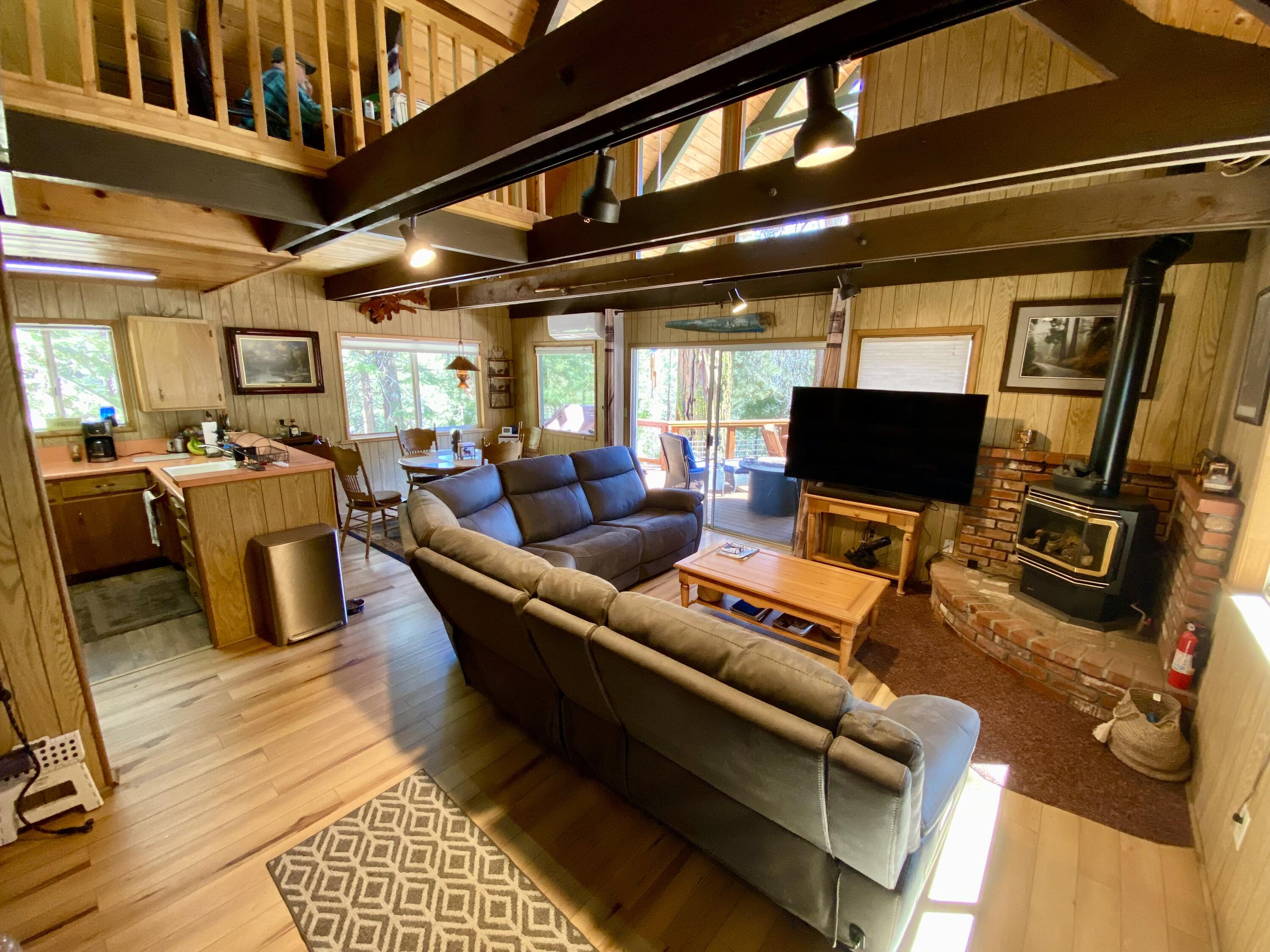57603 Crest Drive, Springville, CA 93265