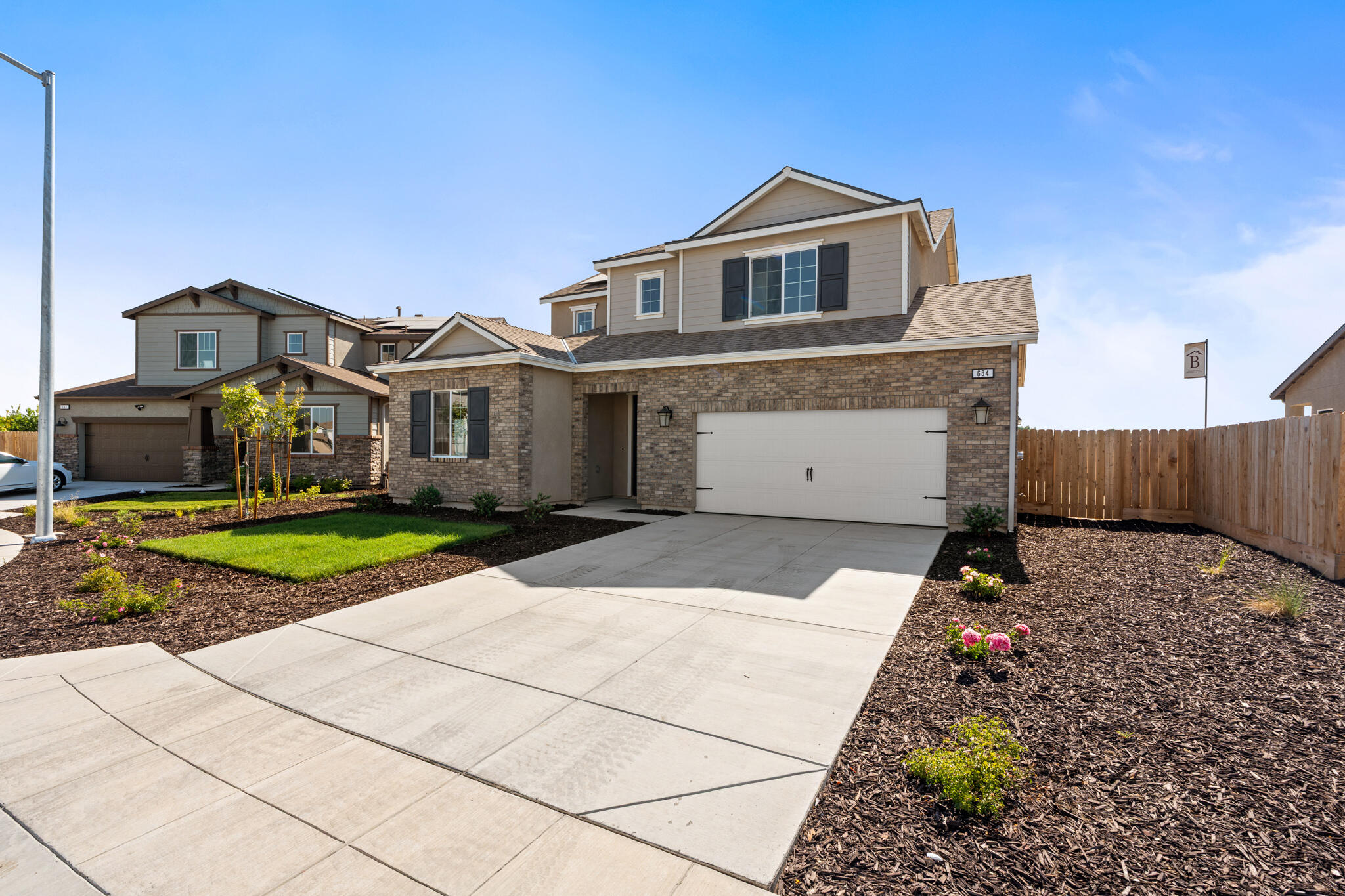 684 S Plum St, Dinuba, CA 93618