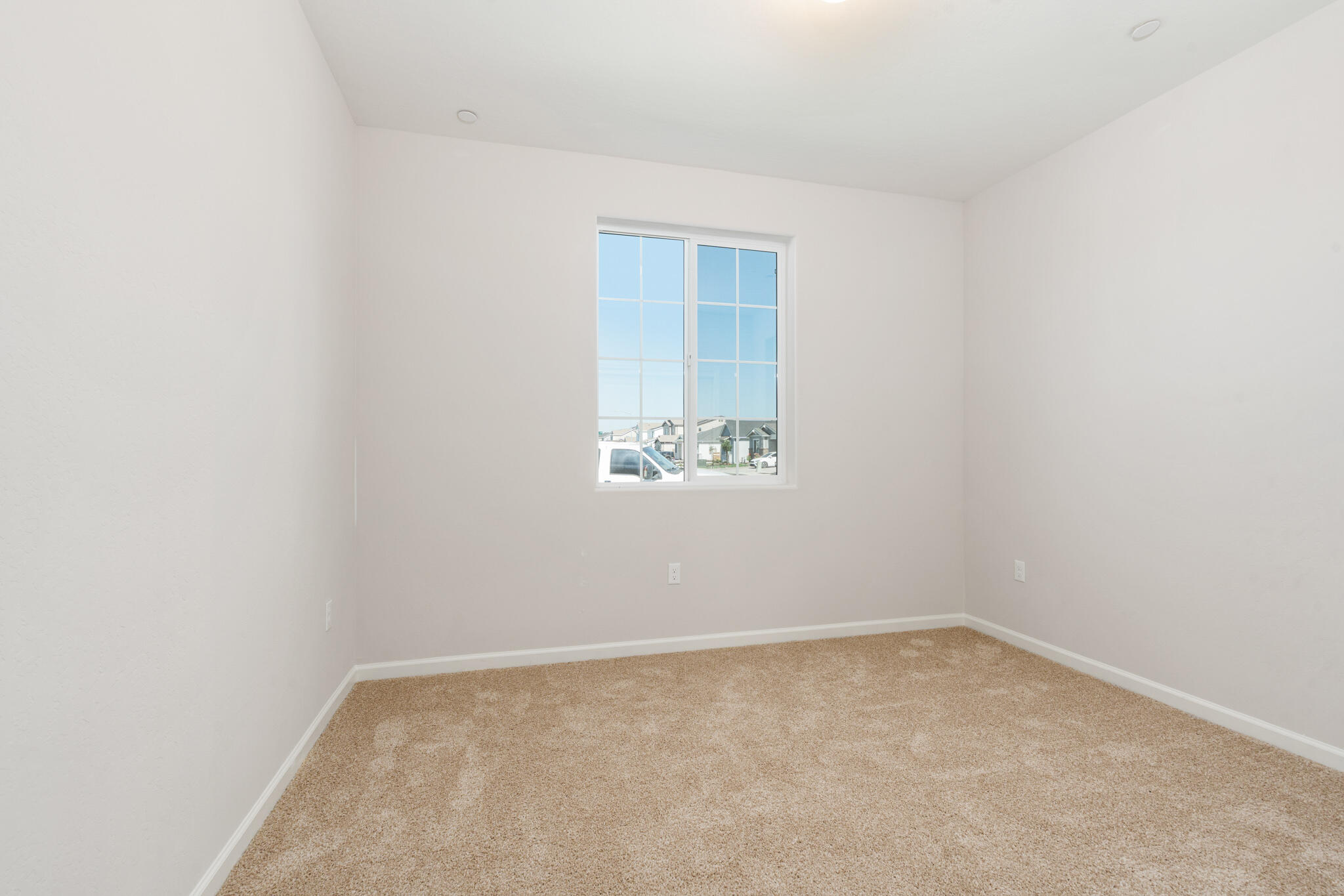 684 S Plum St, Dinuba, CA 93618