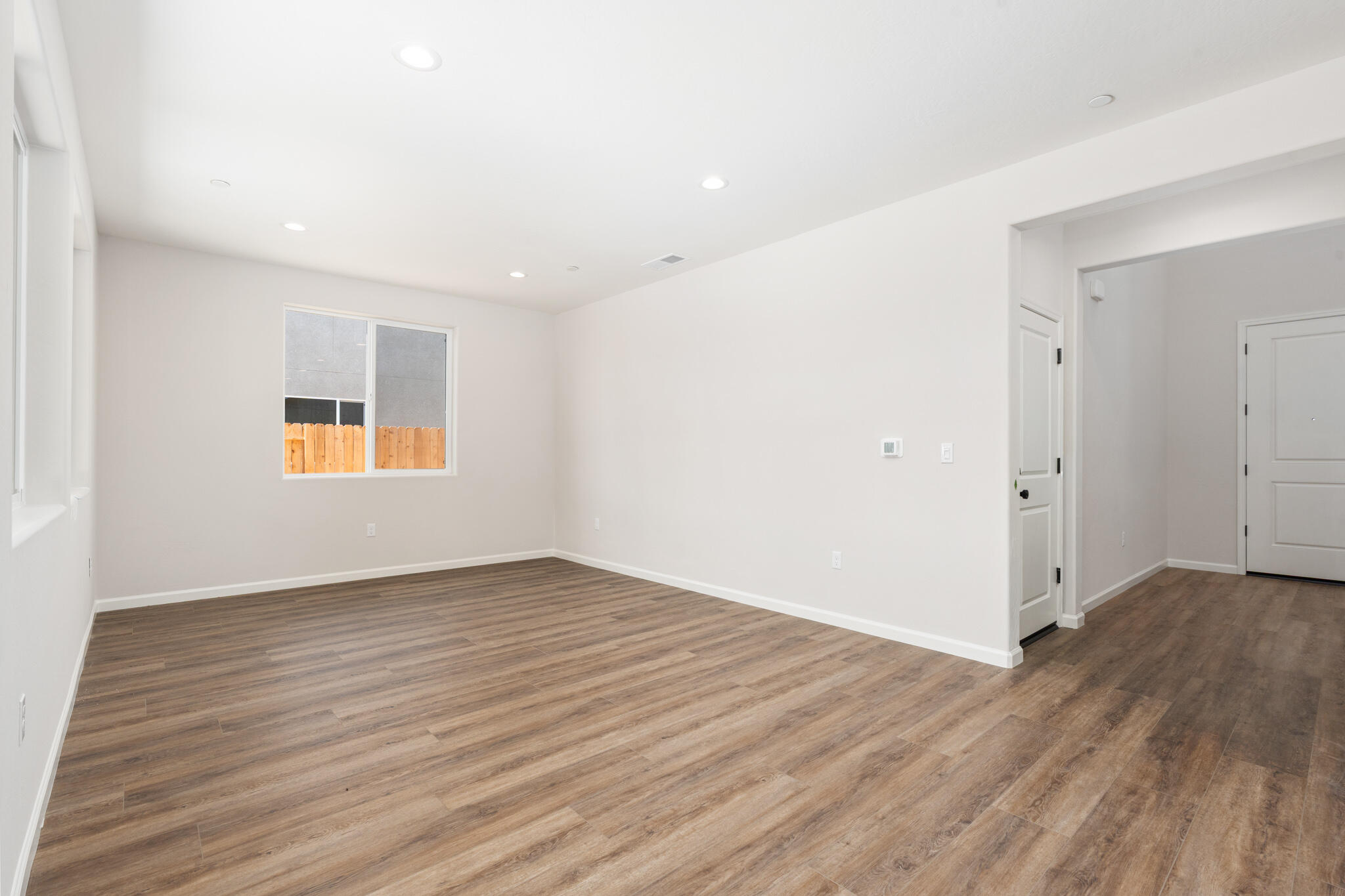 684 S Plum St, Dinuba, CA 93618