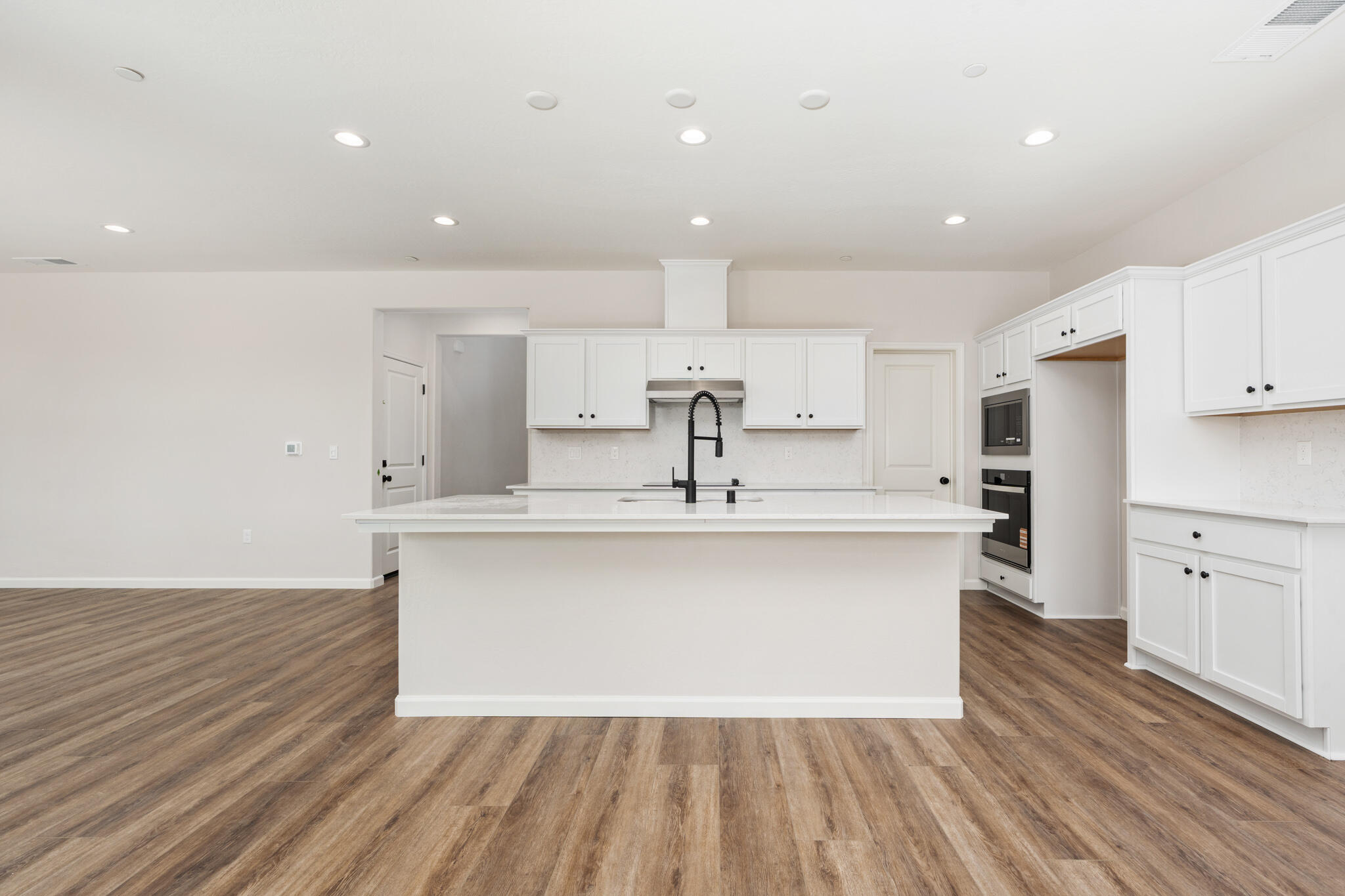684 S Plum St, Dinuba, CA 93618
