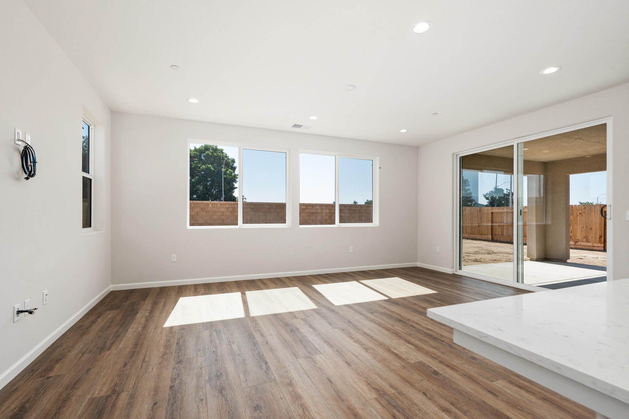 684 S Plum St, Dinuba, CA 93618