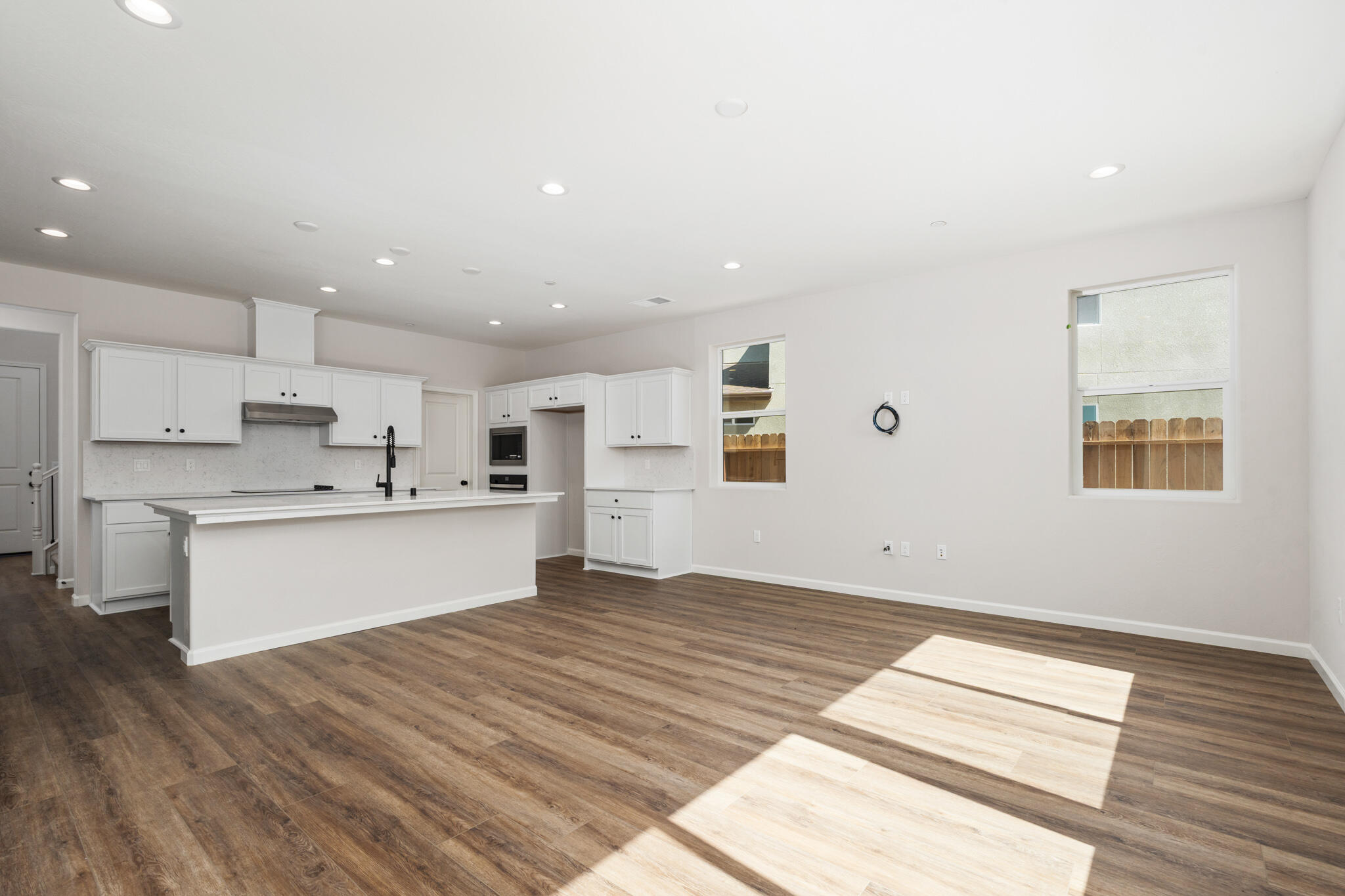 684 S Plum St, Dinuba, CA 93618