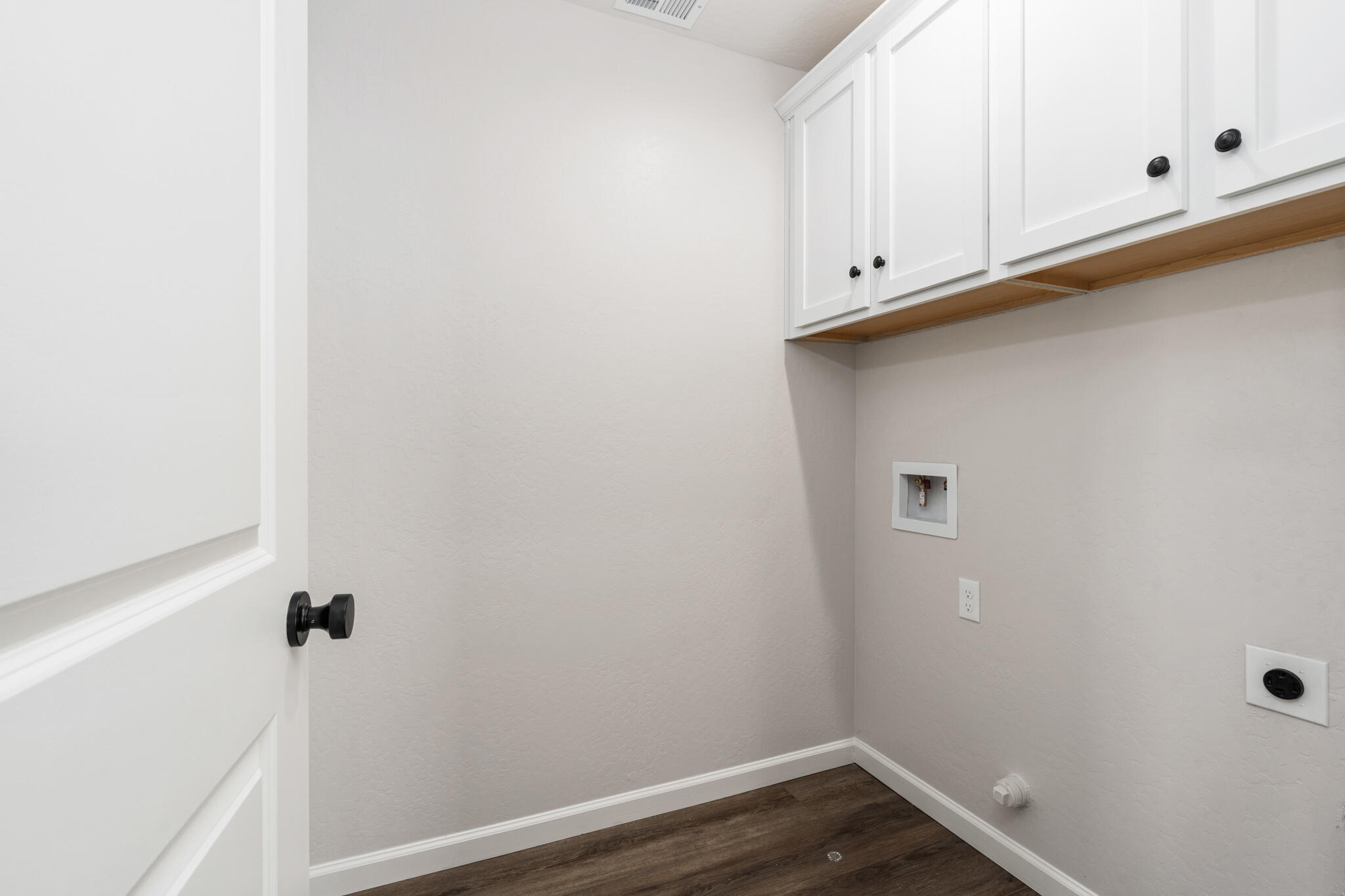 684 S Plum St, Dinuba, CA 93618