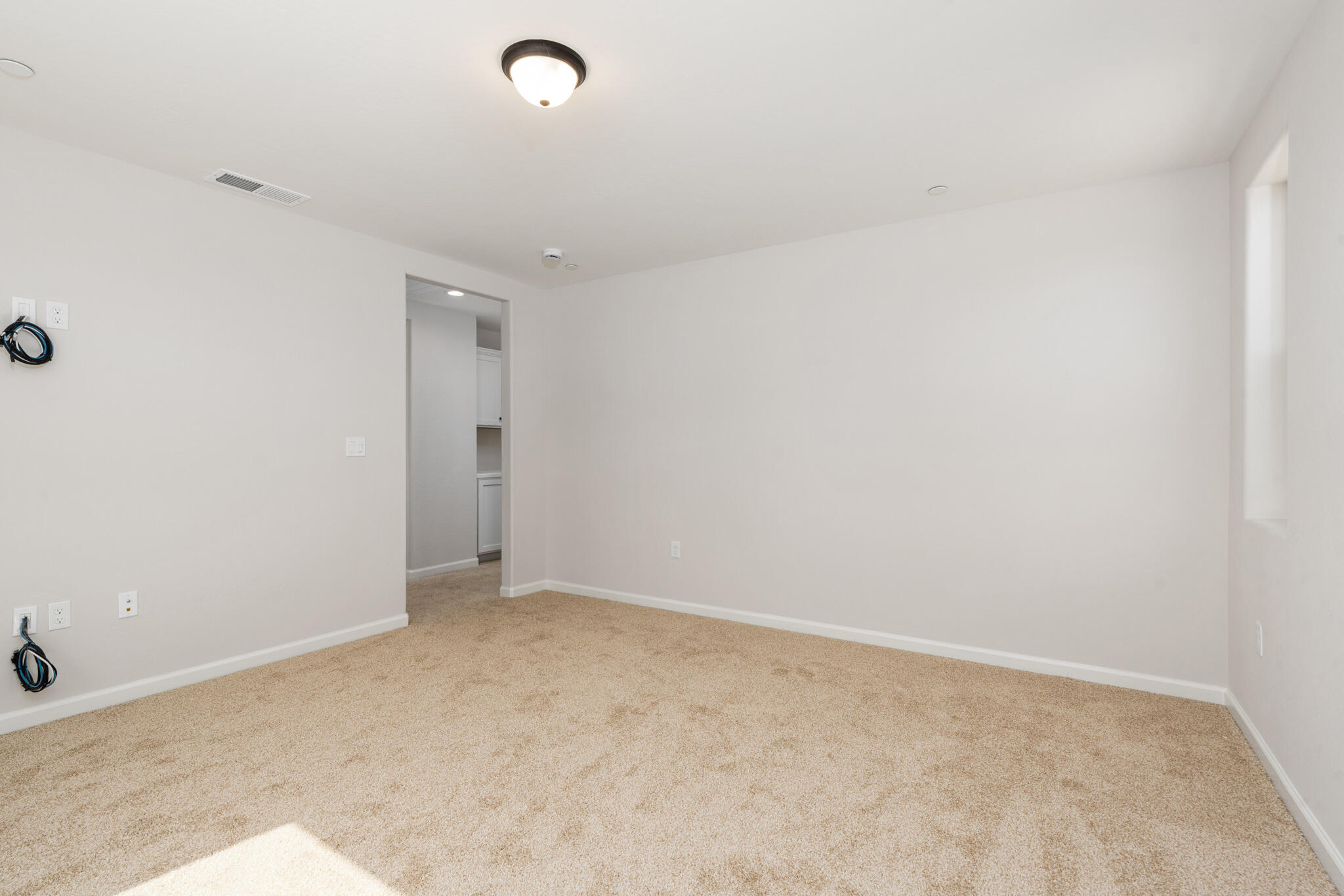 684 S Plum St, Dinuba, CA 93618