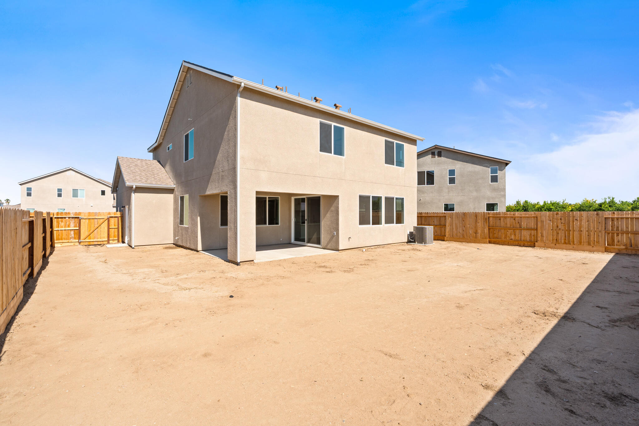 684 S Plum St, Dinuba, CA 93618