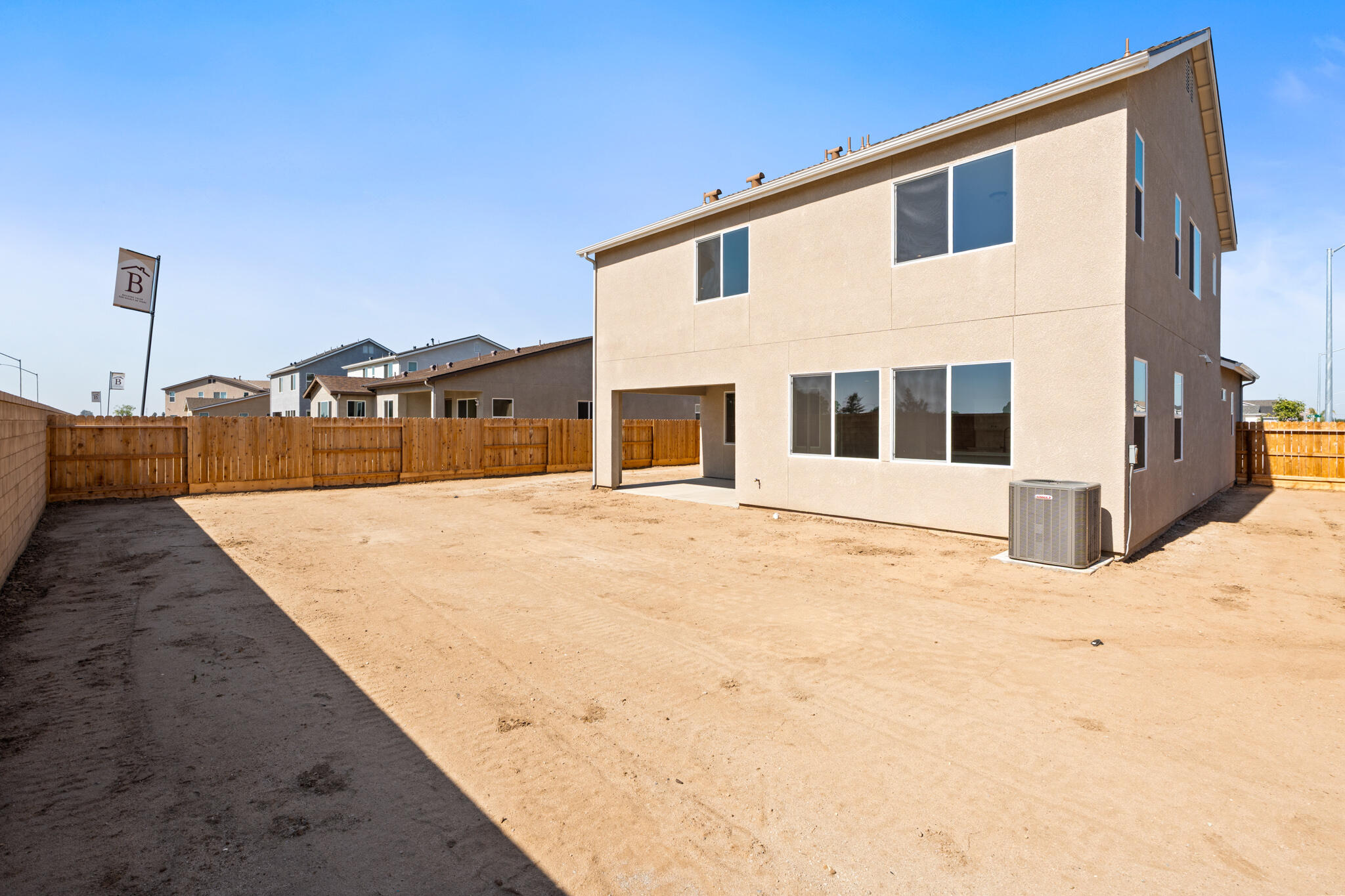 684 S Plum St, Dinuba, CA 93618
