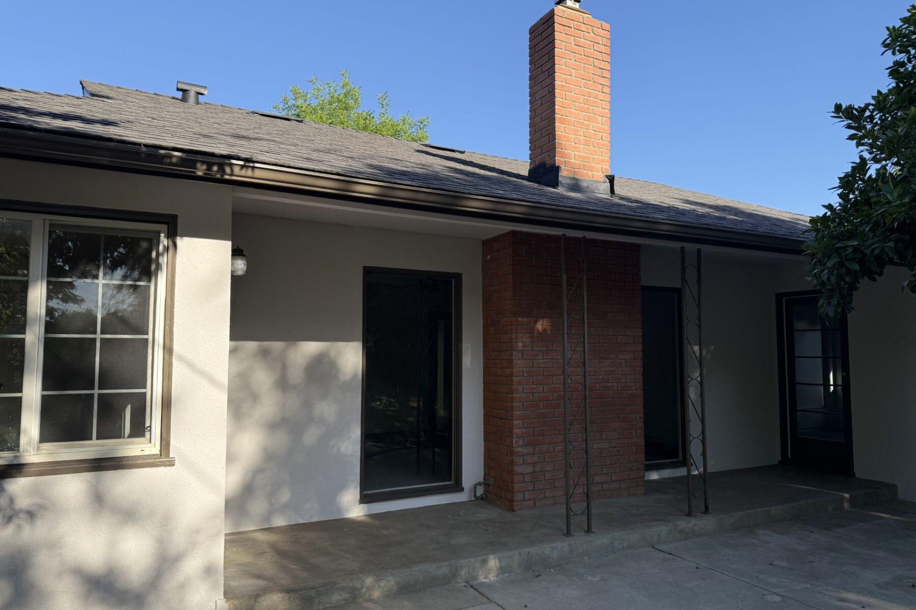 18 N Byron Dr, Lemoore, CA 93245