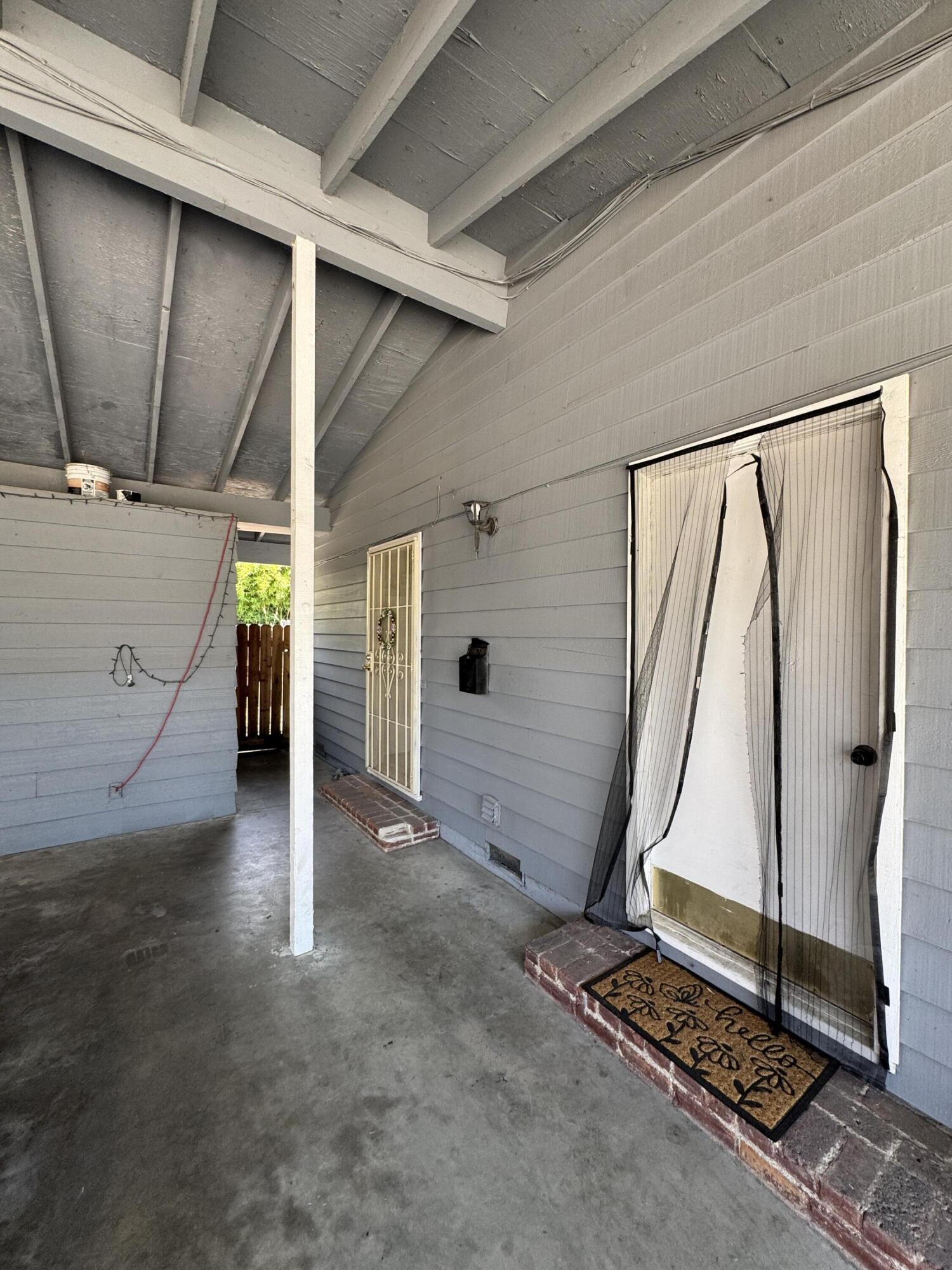 704 N Floral St, Visalia, CA 93291