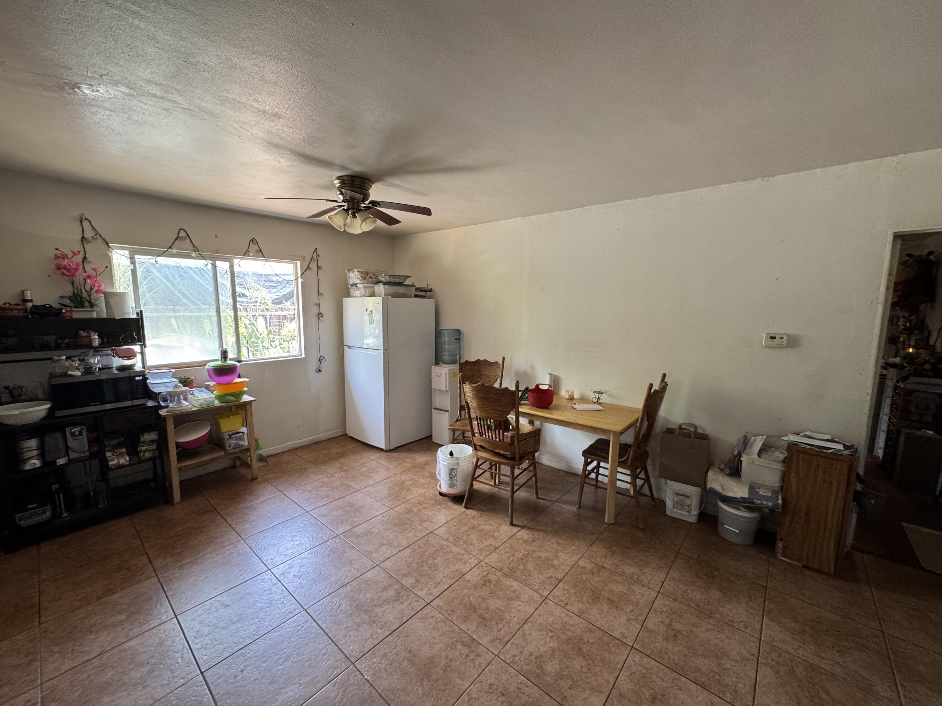 704 N Floral St, Visalia, CA 93291