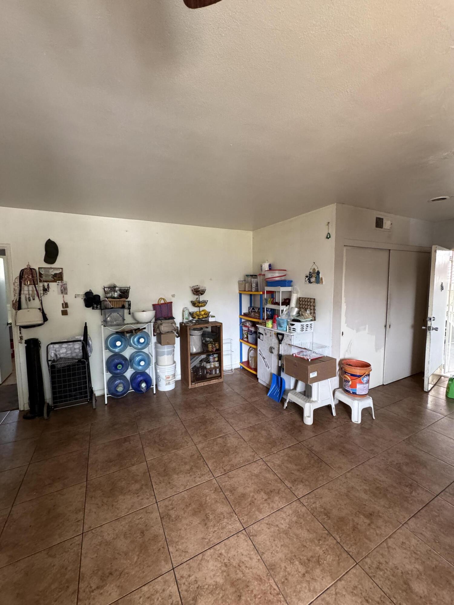 704 N Floral St, Visalia, CA 93291
