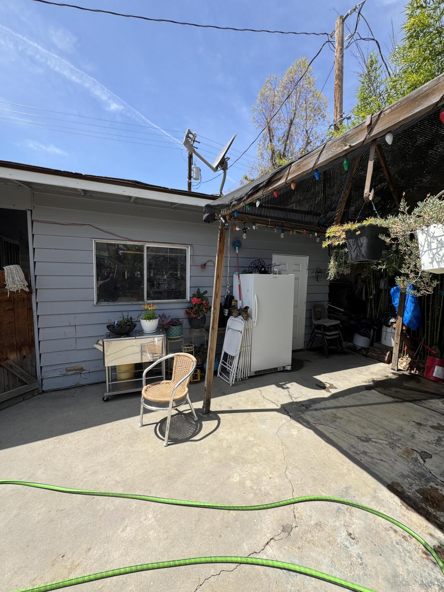 704 N Floral St, Visalia, CA 93291