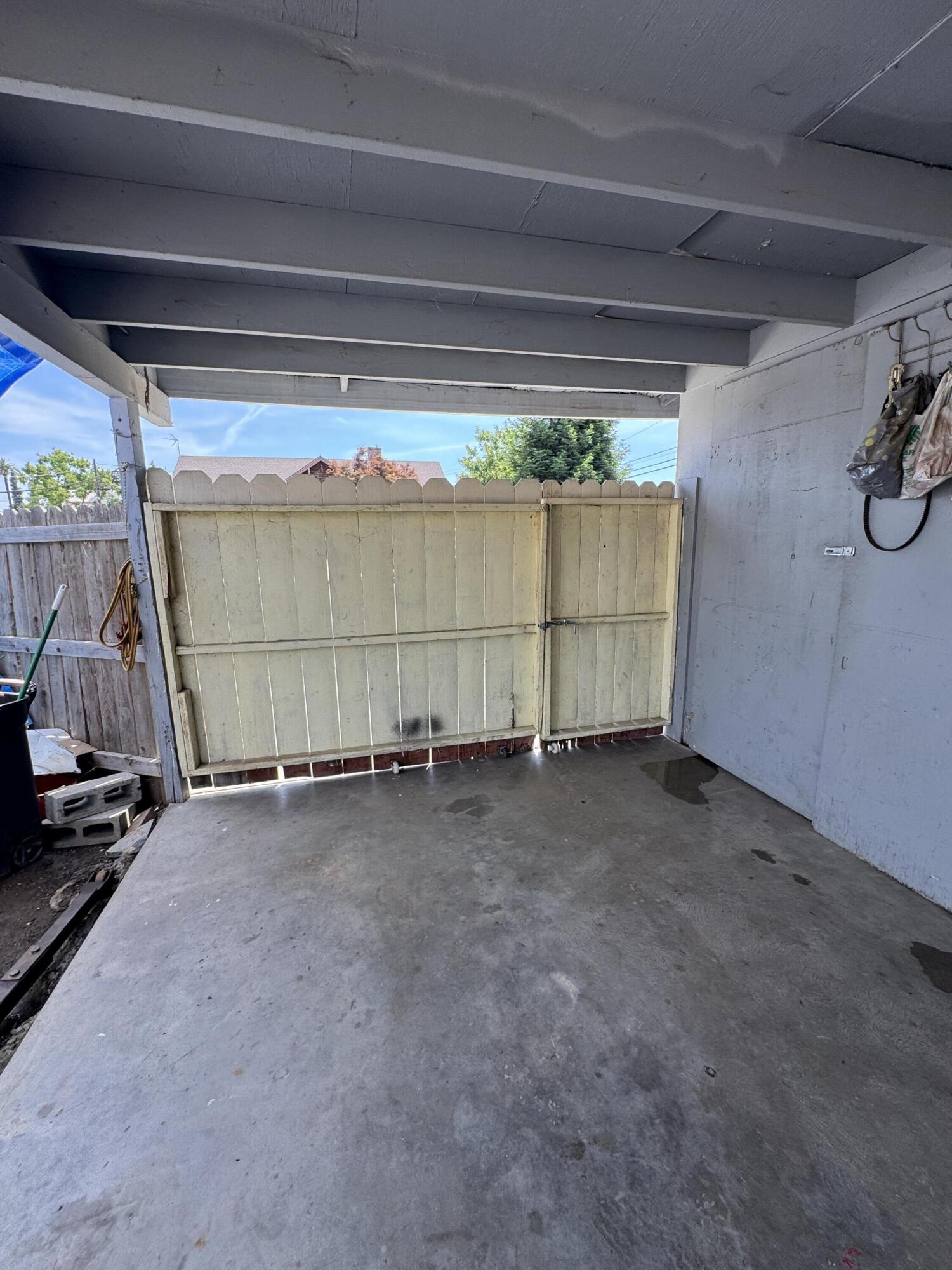 704 N Floral St, Visalia, CA 93291