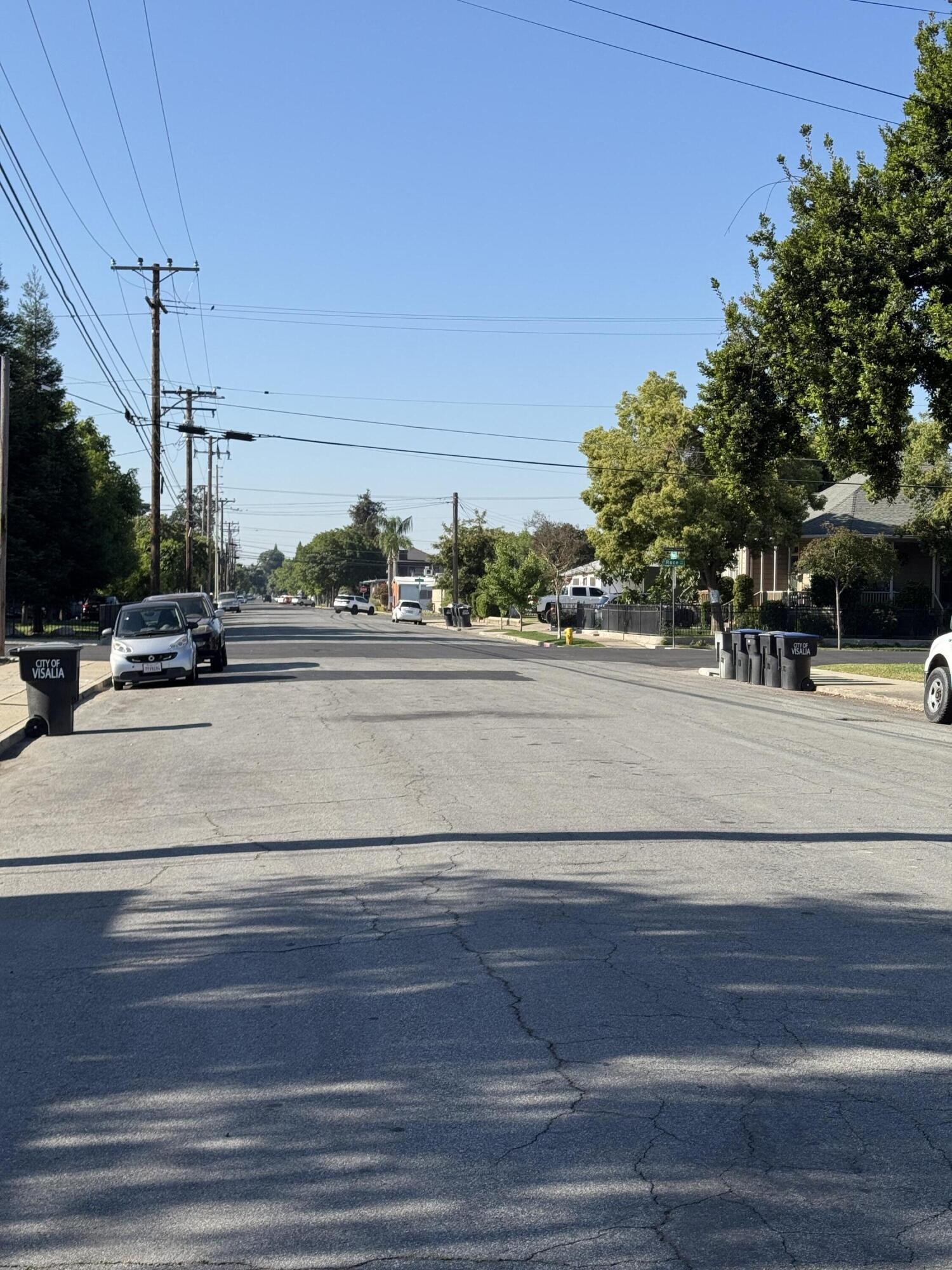 704 N Floral St, Visalia, CA 93291