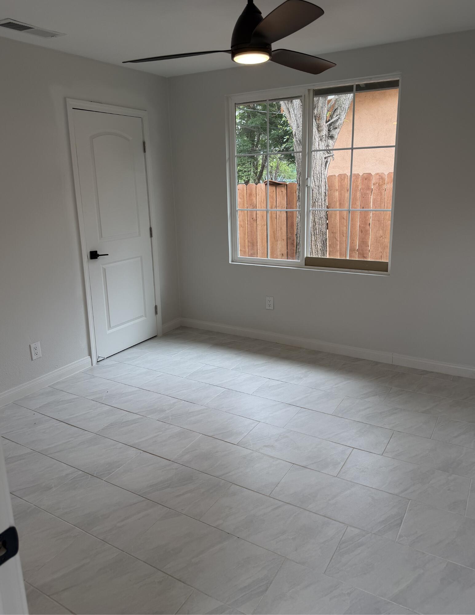 925 Jeffrey St, Bakersfield, CA 93305