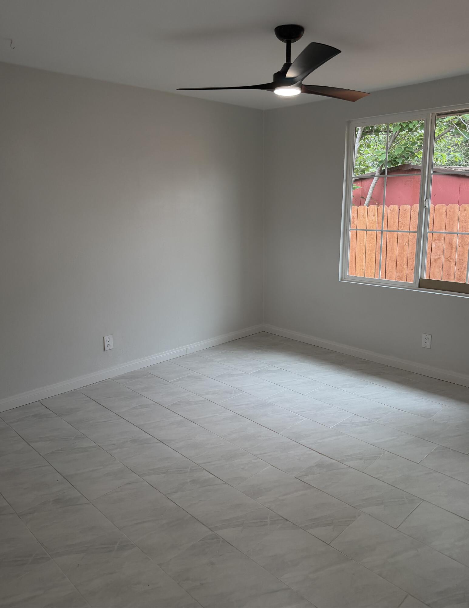 925 Jeffrey St, Bakersfield, CA 93305