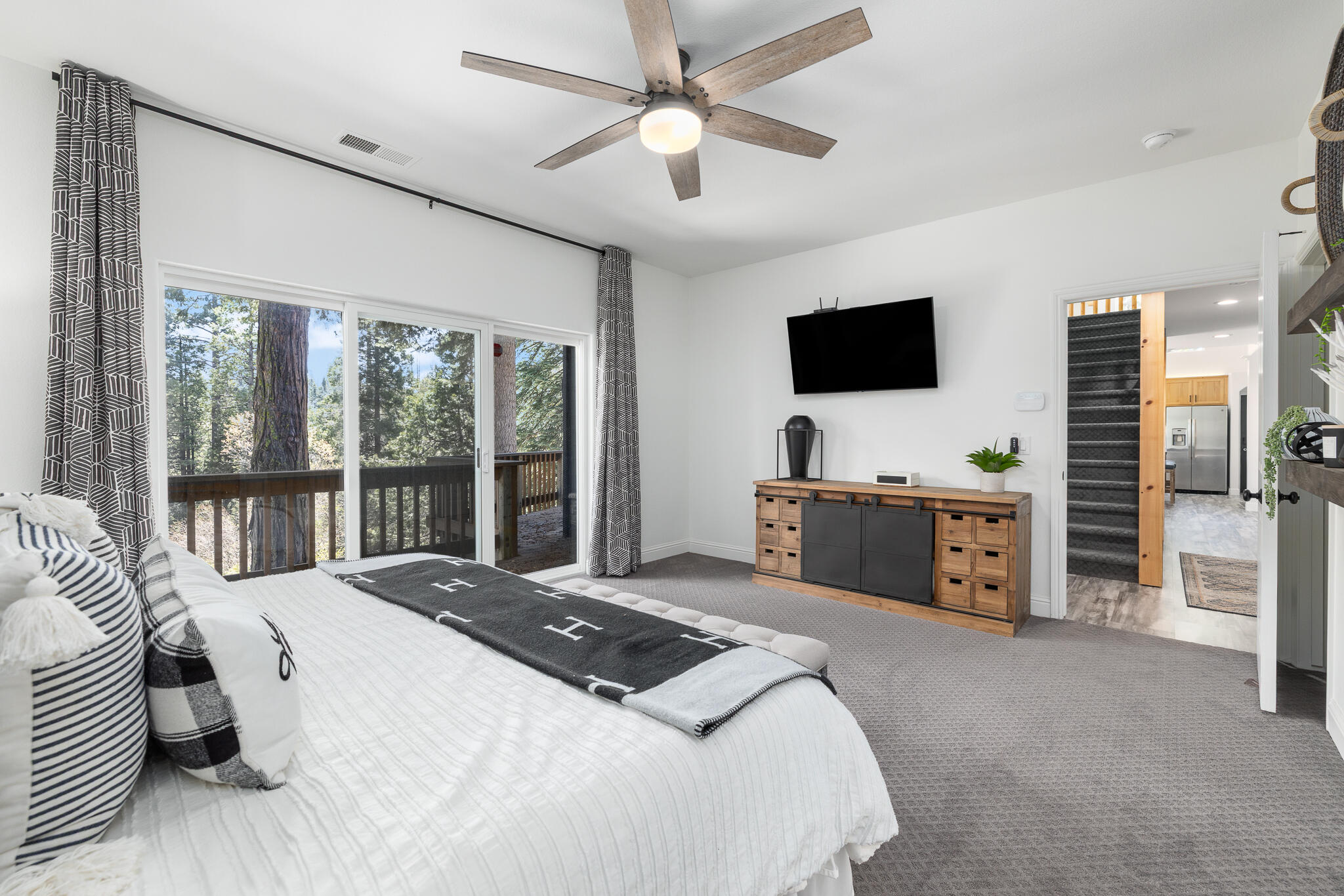 39928 Yellow Lupin Ln, Shaver Lake, CA 93664